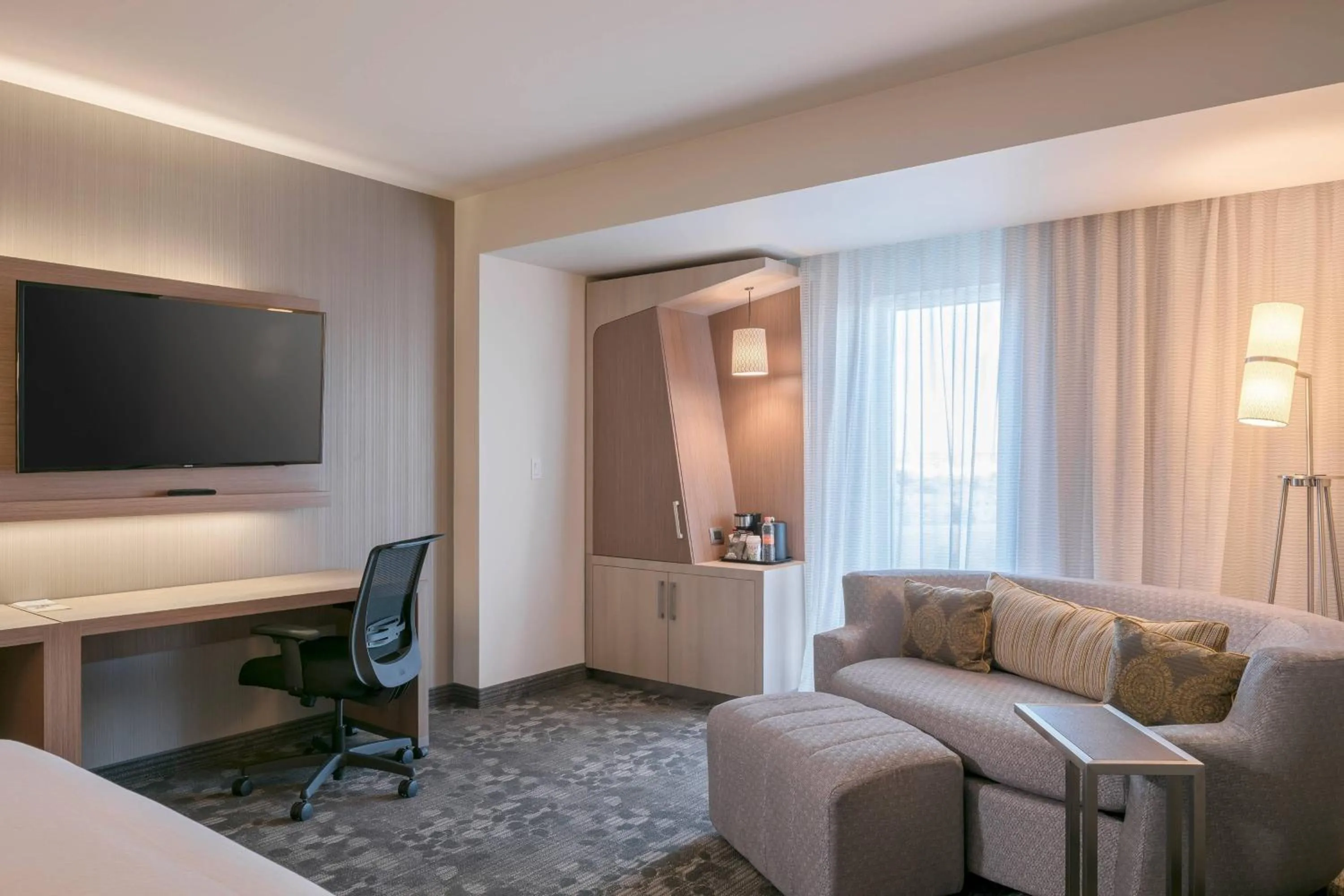 Photo of the whole room, Bed in Courtyard by Marriott Ciudad Juarez