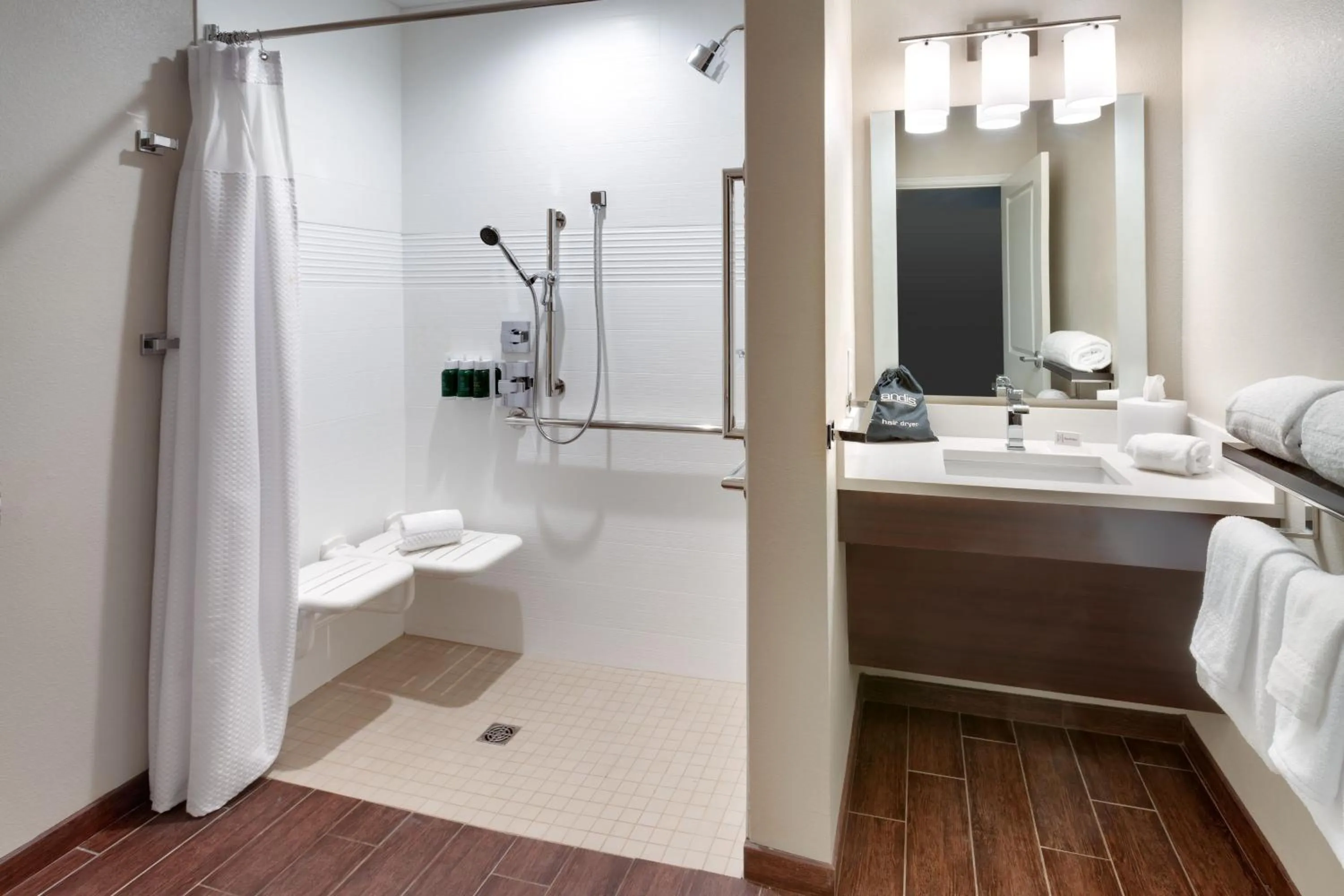 Bathroom, Bed in TownePlace Suites by Marriott Clovis