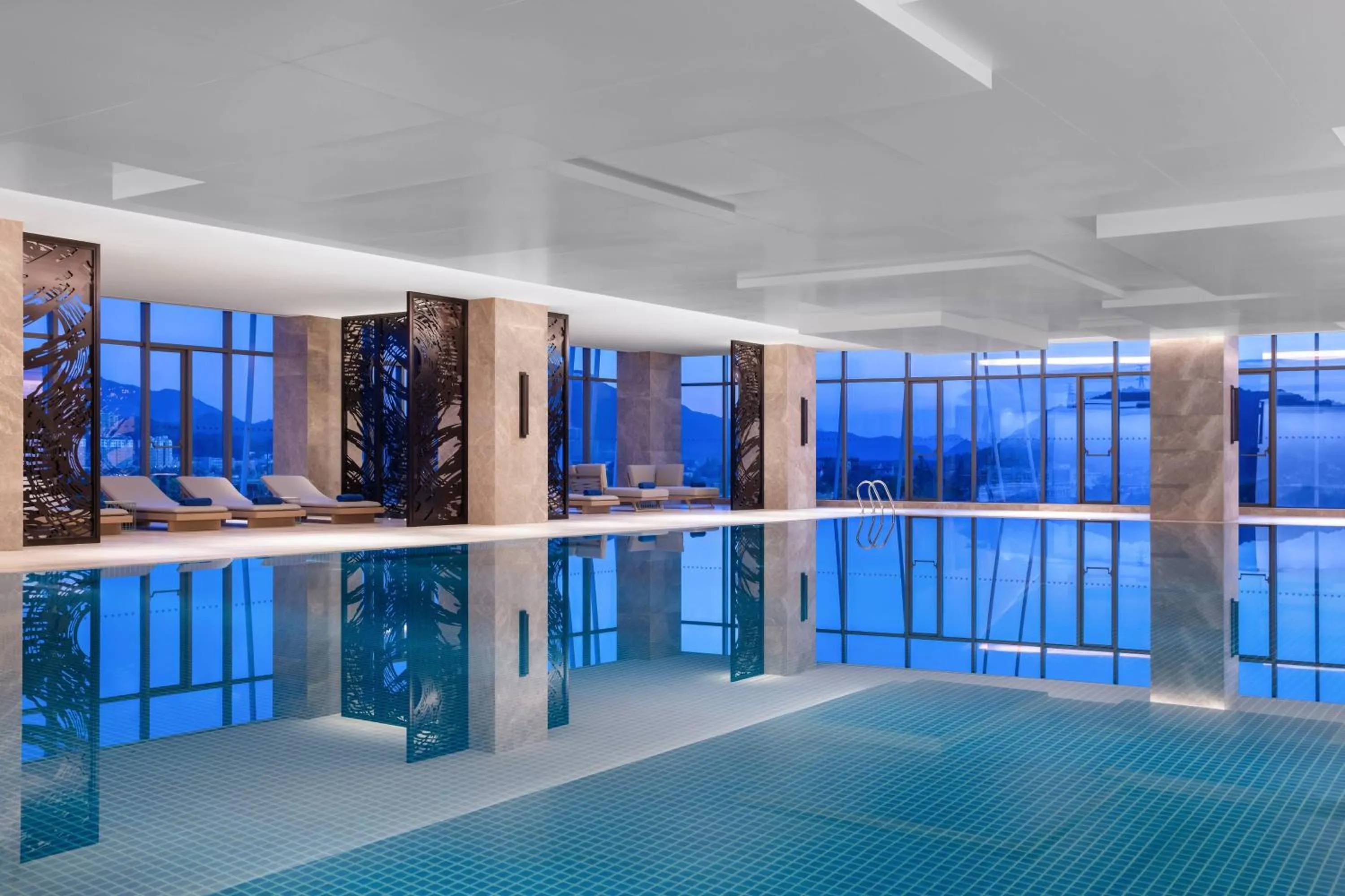 Swimming pool in Hangzhou Marriott Hotel Lin'an