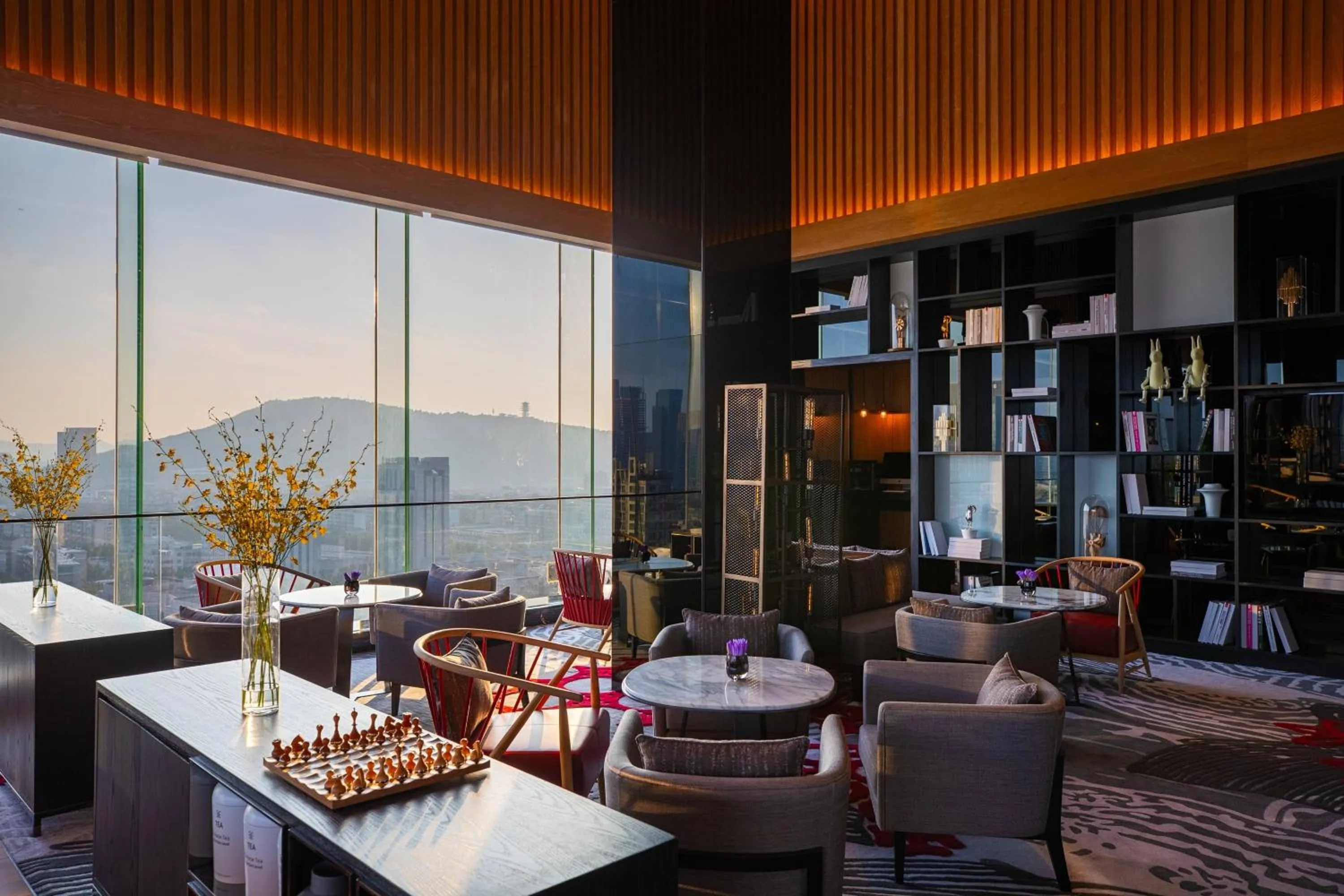 Lounge or bar in Renaissance Hangzhou Northeast
