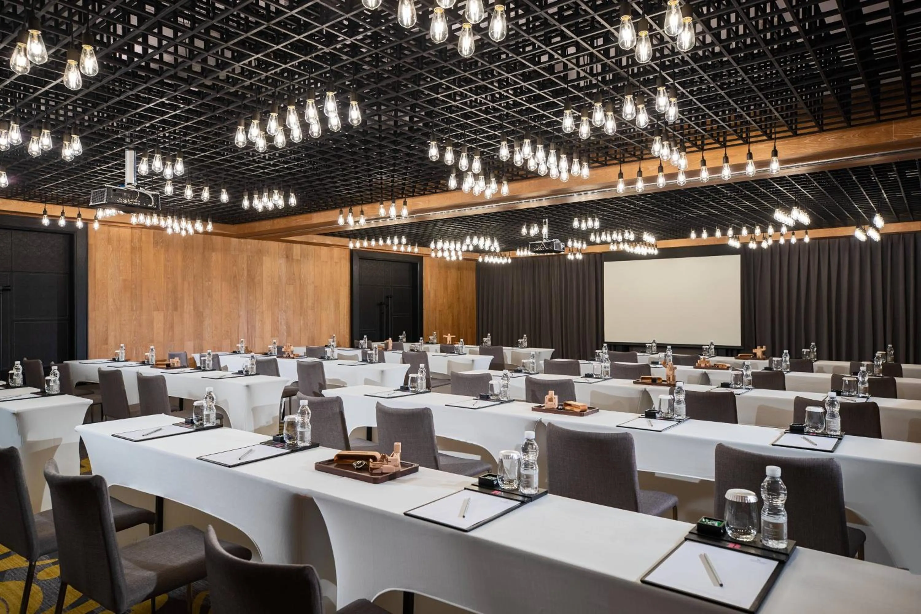 Meeting/conference room in Renaissance Hangzhou Northeast