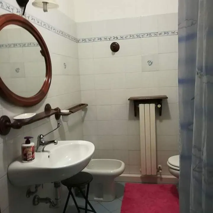 Toilet in B&B L'Isola di Casa