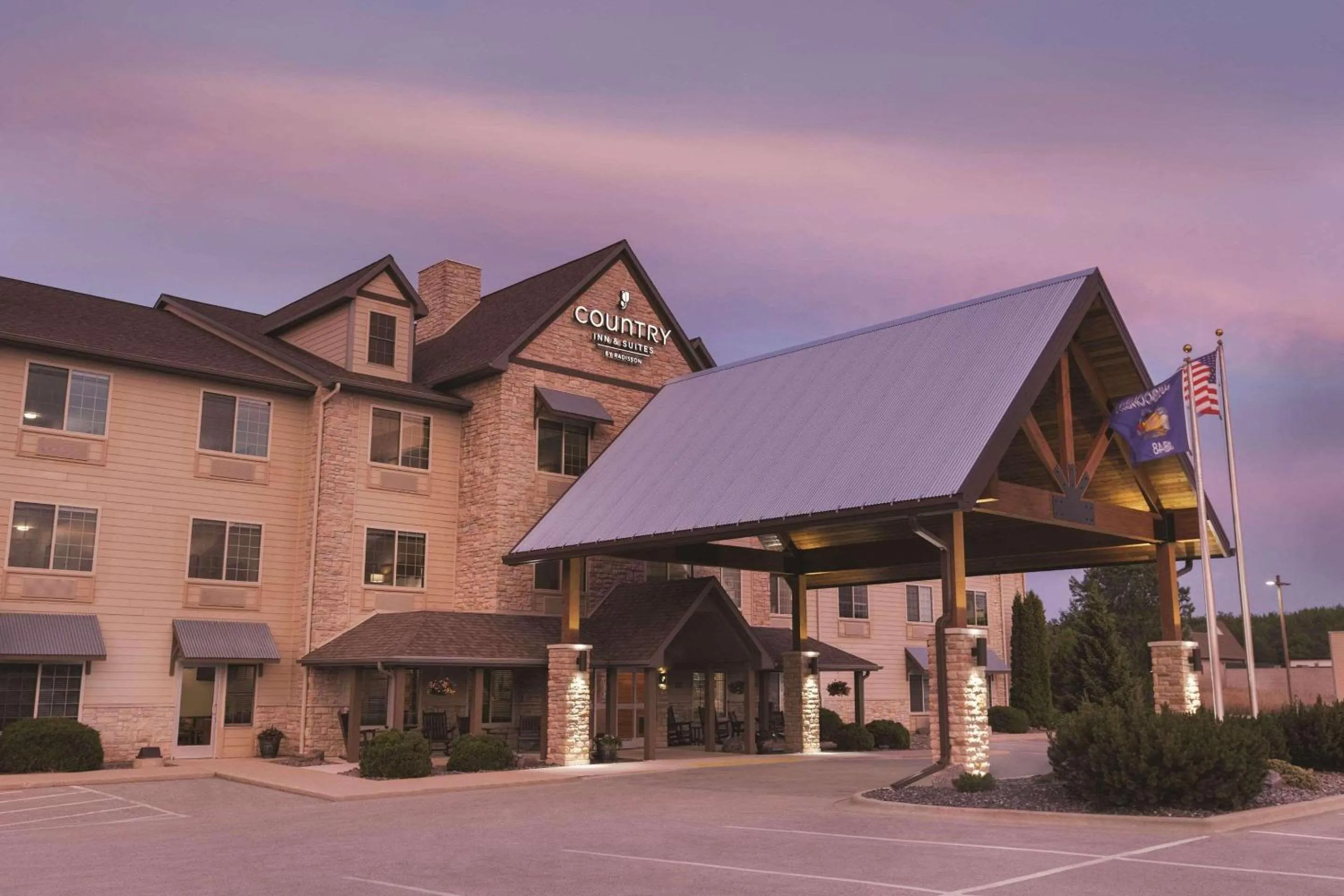 Property building in Country Inn & Suites by Radisson, Green Bay North