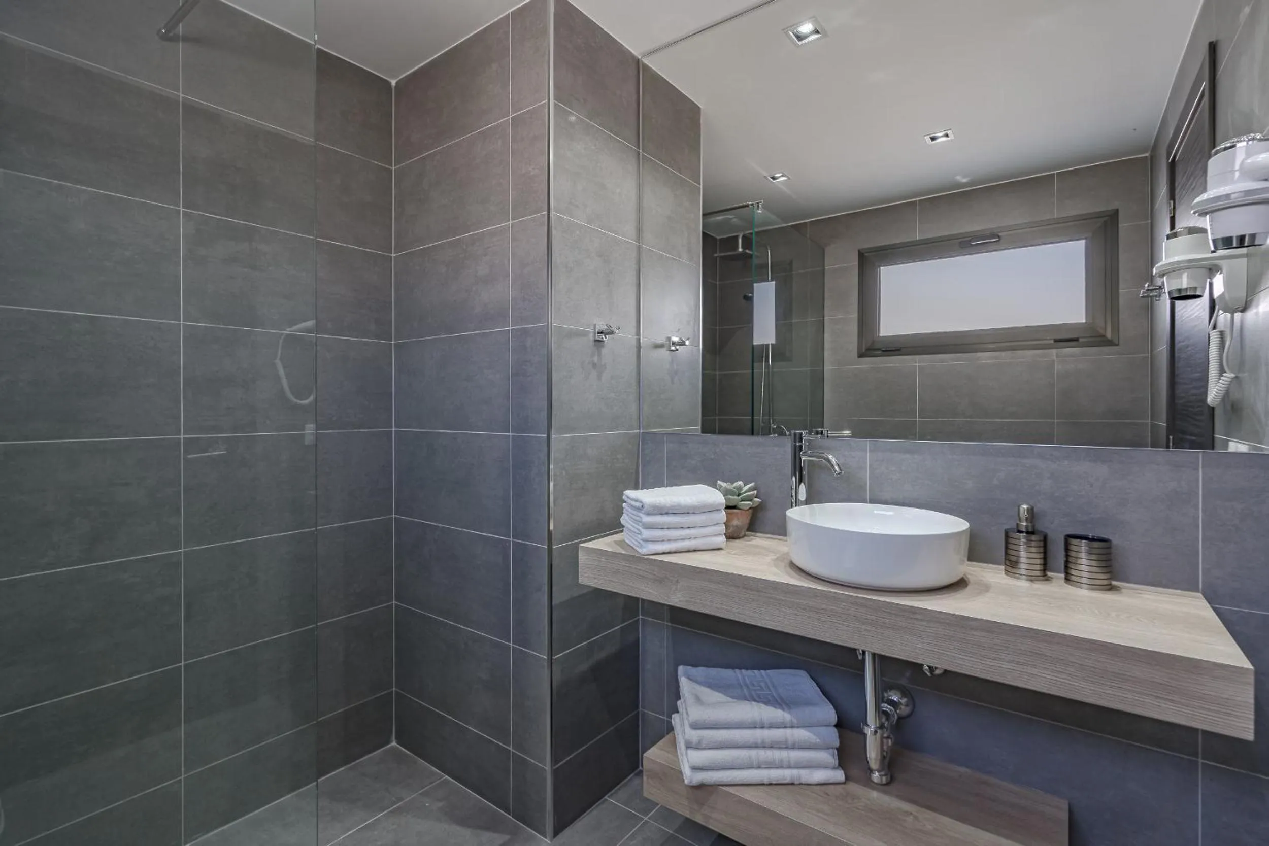 Shower in Costa Adeje Garden Aparthotel