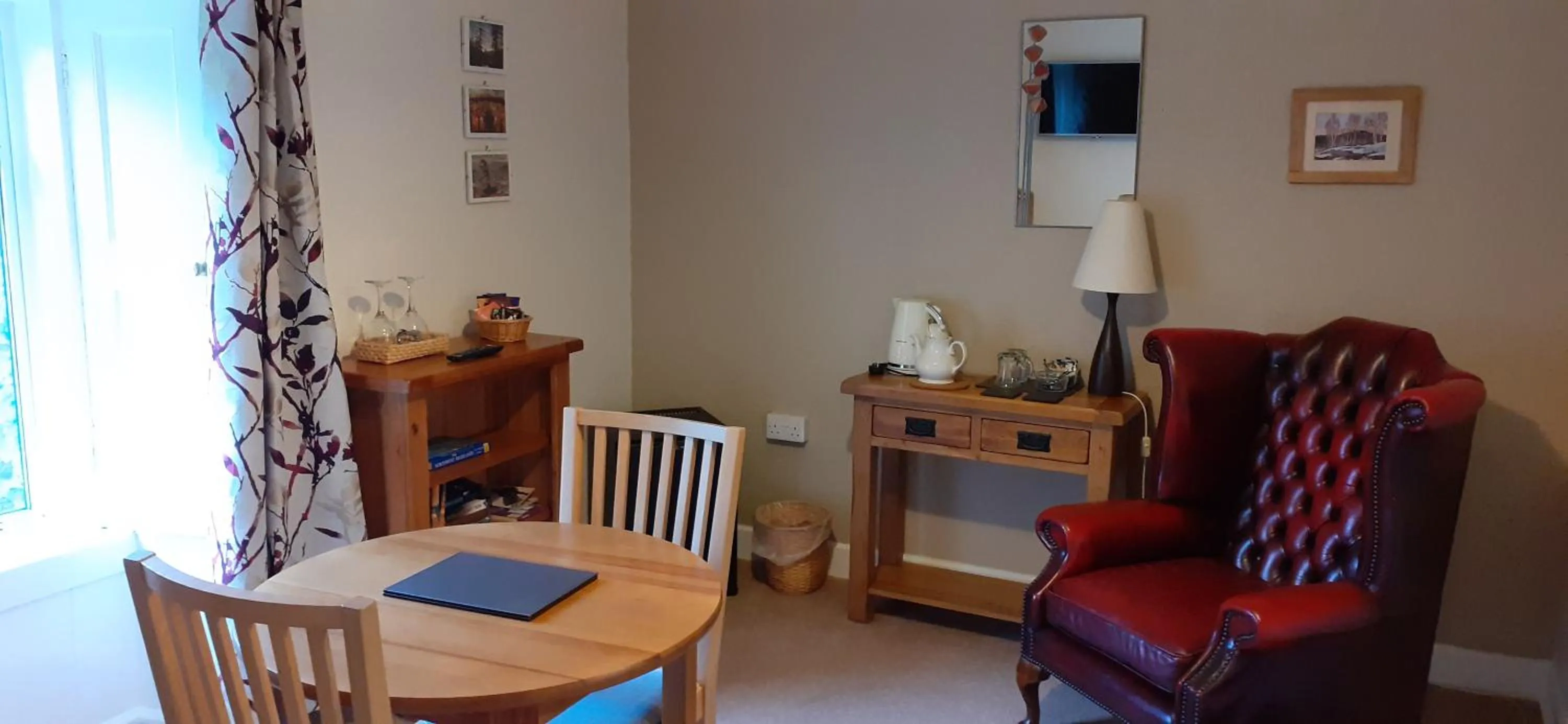 Seating area in Achintee Farm Guest House