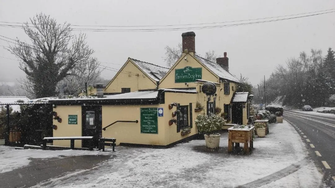 Facade/entrance in The Farmers Boy Inn Guest House