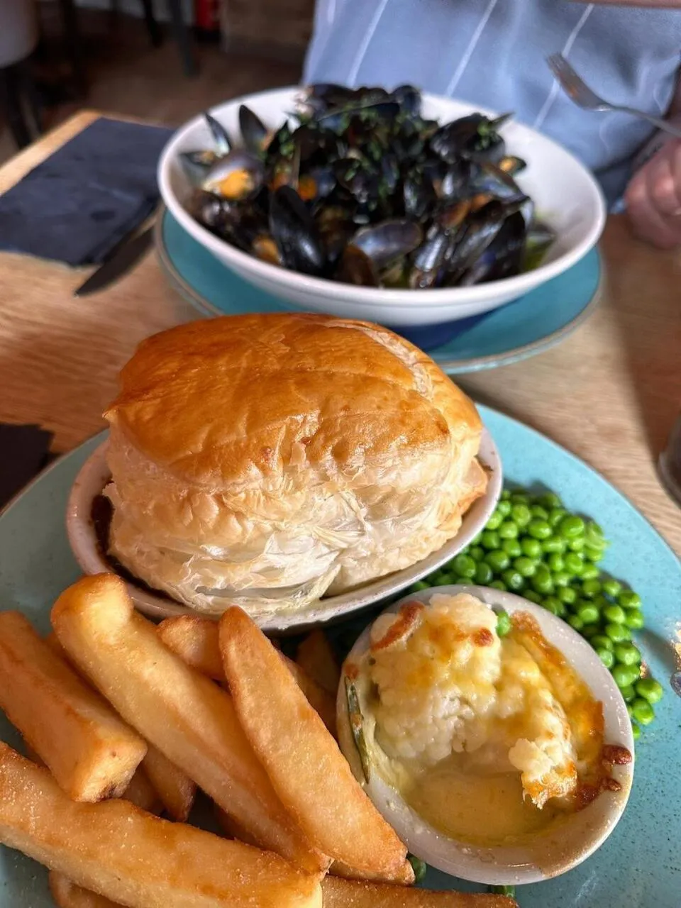 Food and drinks in The Farmers Boy Inn Guest House