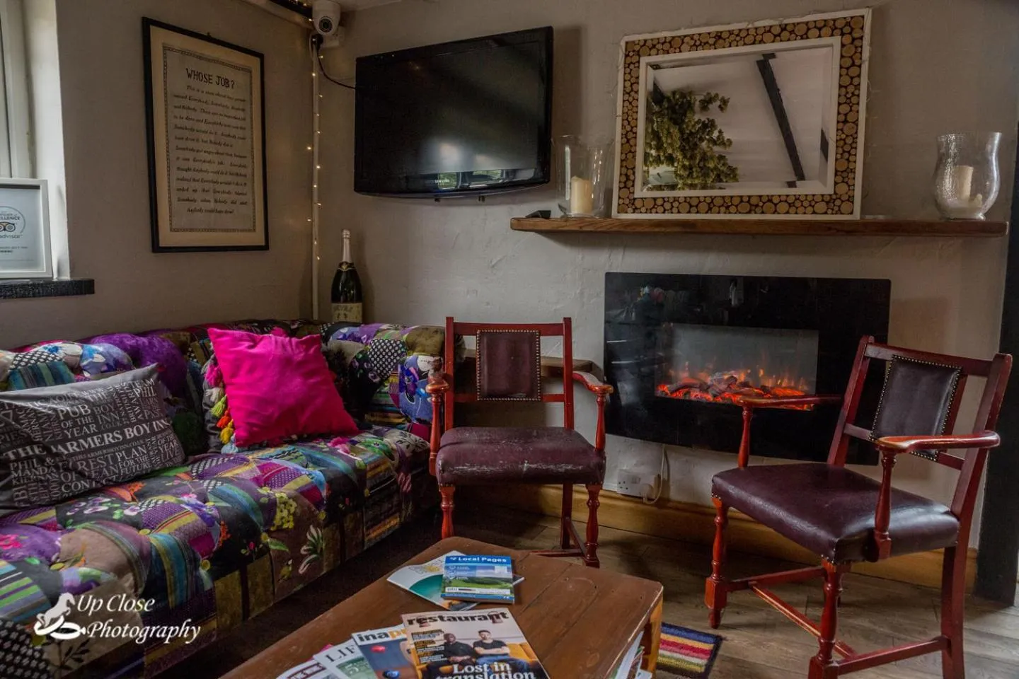 Communal lounge/ TV room in The Farmers Boy Inn Guest House
