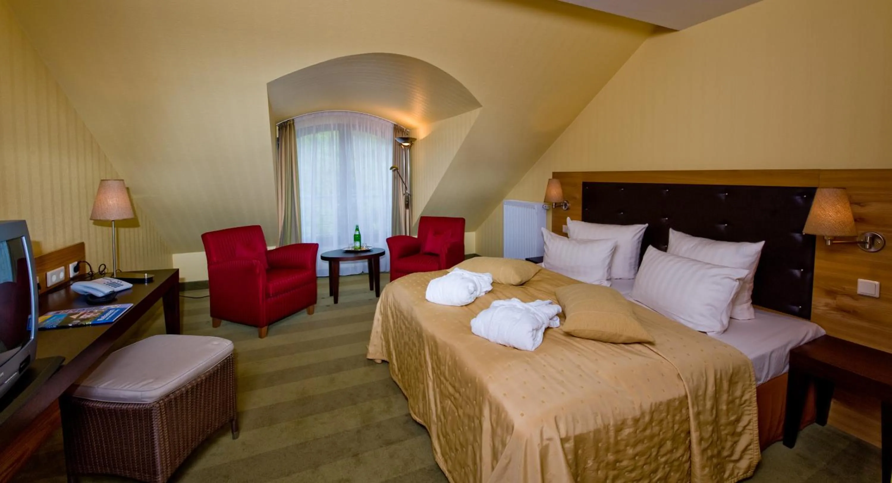 Photo of the whole room, Bed in Hotel Habichtstein