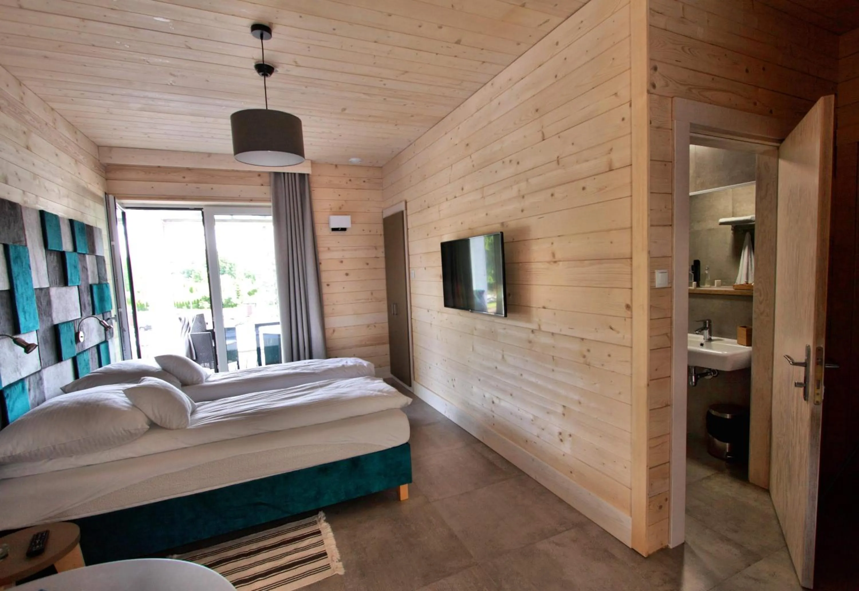 Bathroom, Bed in Stranda