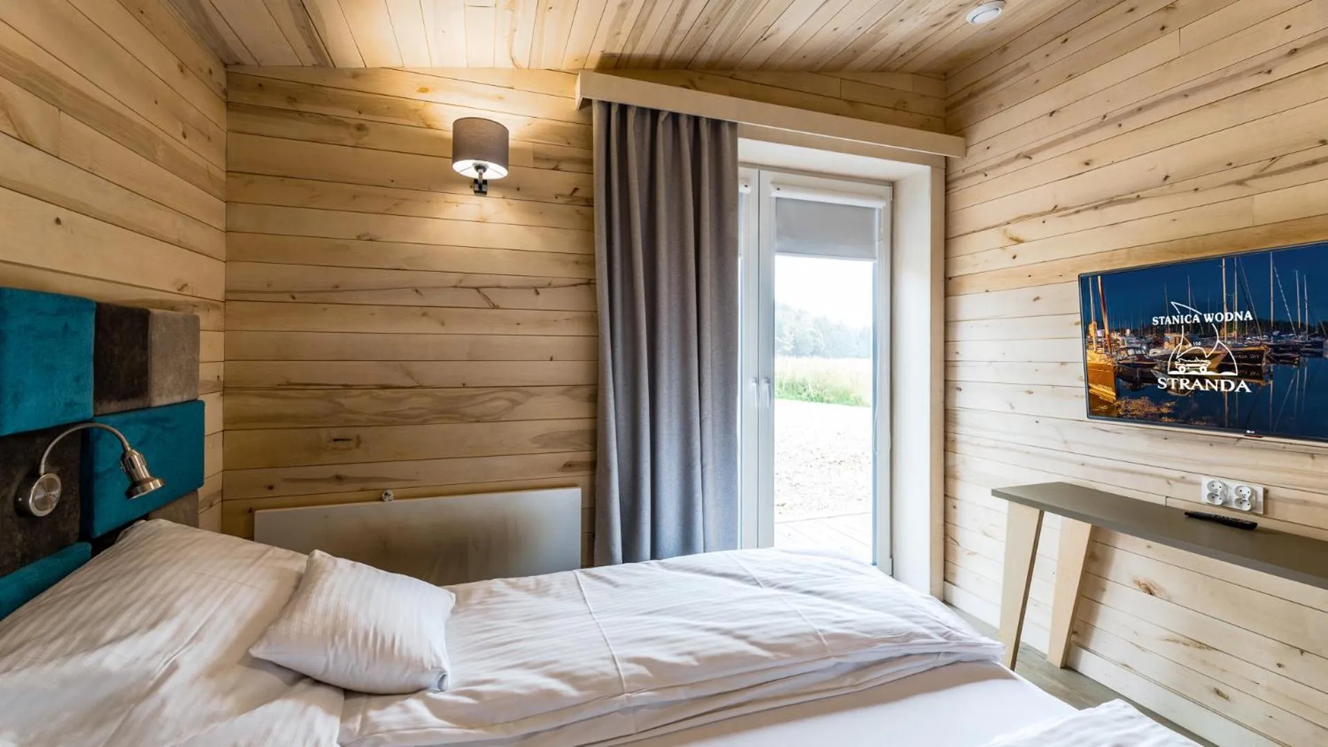 Bedroom, Bed in Stranda