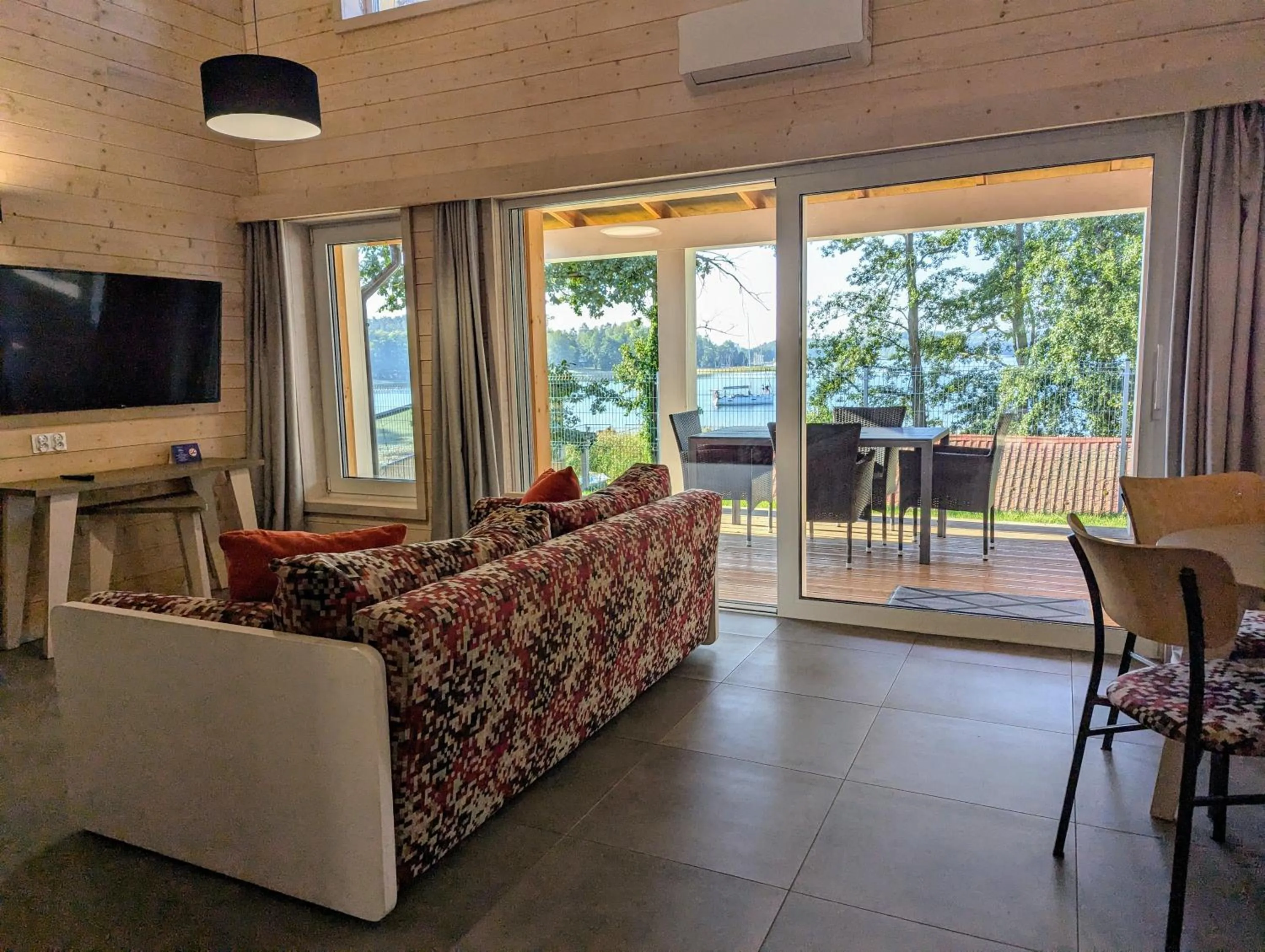 TV and multimedia in Stranda