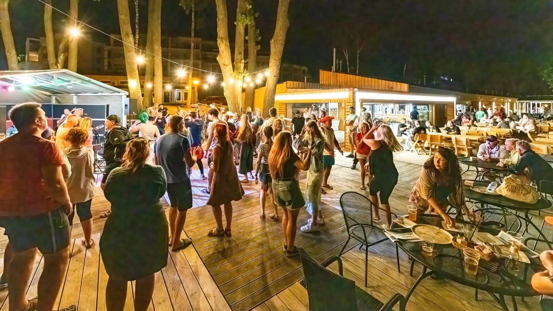 Restaurant/places to eat in Stranda