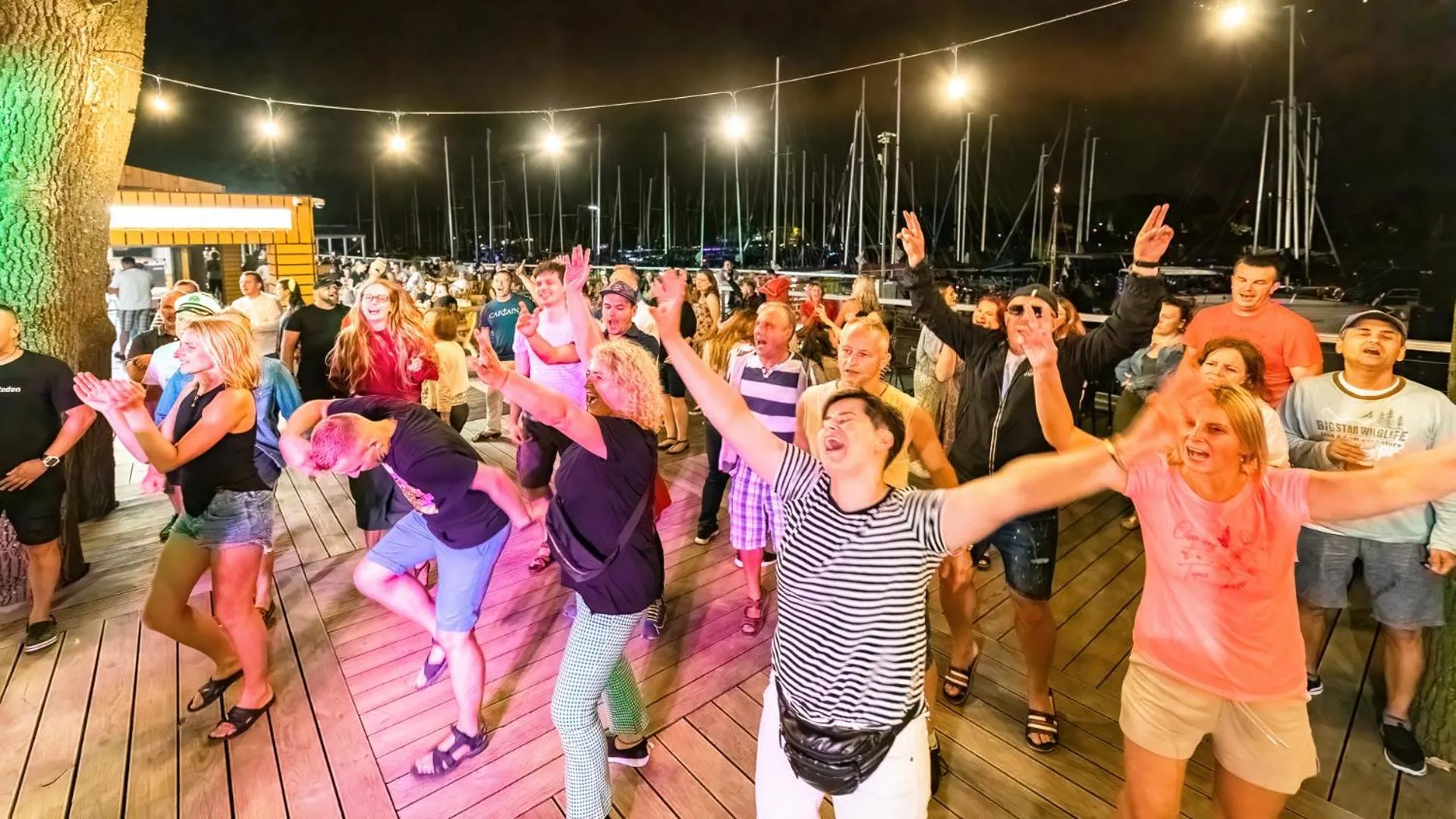 Restaurant/places to eat in Stranda