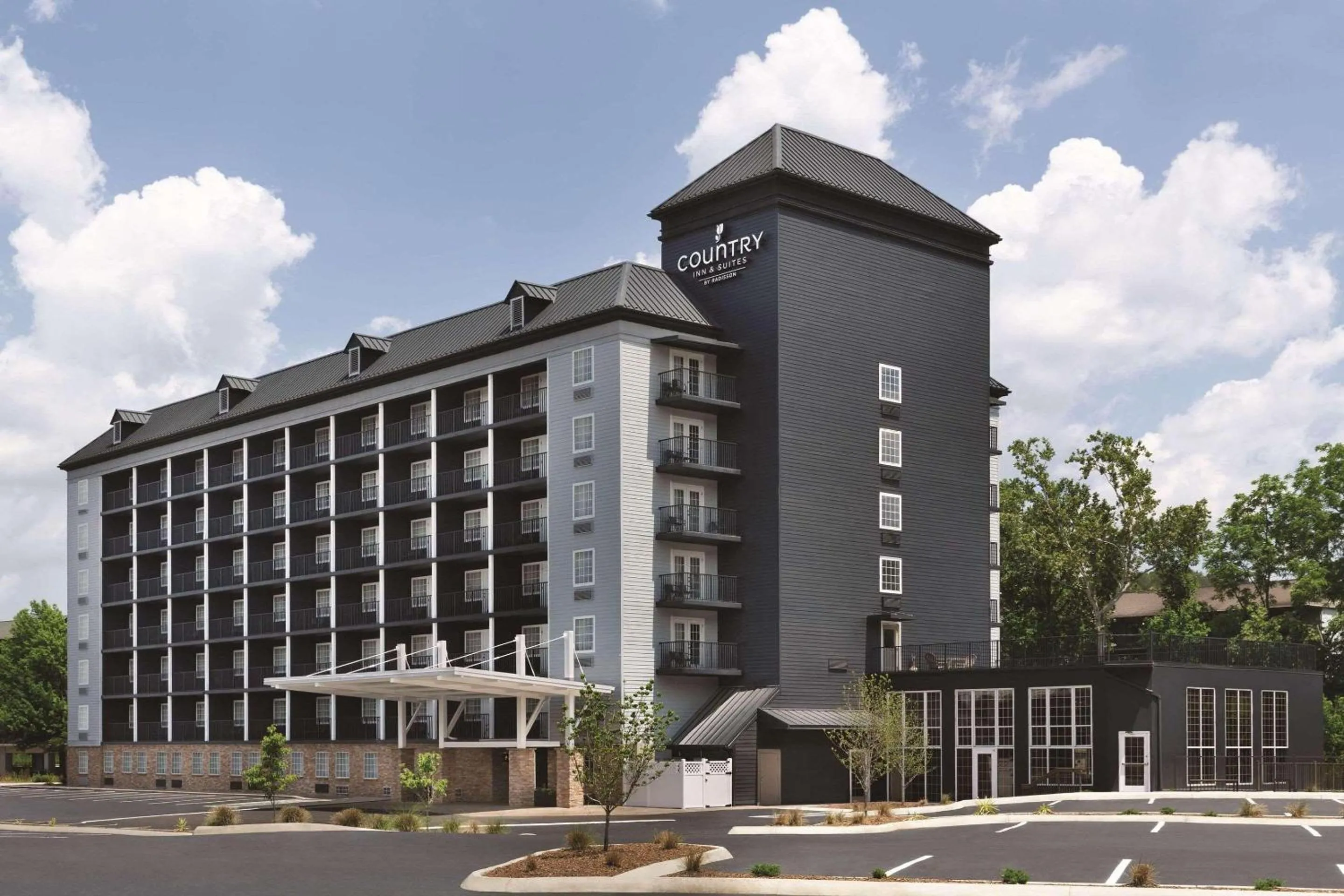 Property building in Country Inn & Suites by Radisson, Pigeon Forge South, TN