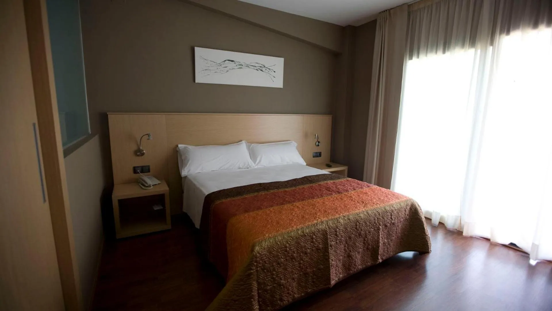 Photo of the whole room, Bed in Hotel Vilar Riu de Baix