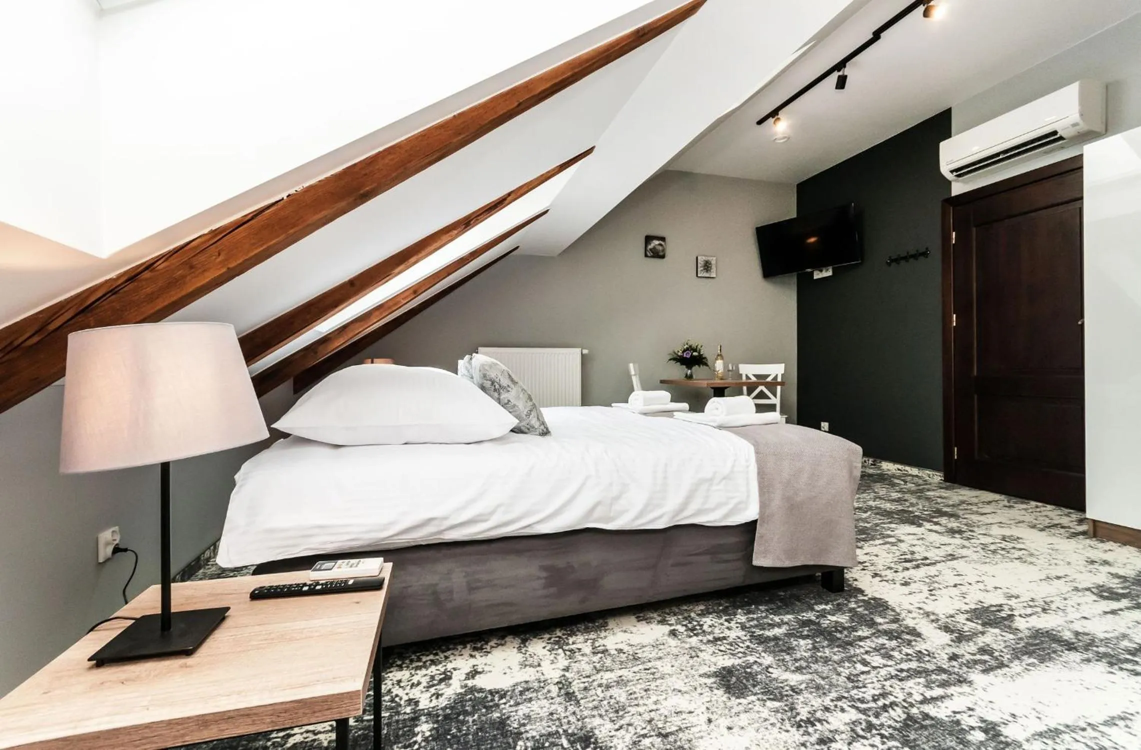 Photo of the whole room, Bed in Apartamenty L5