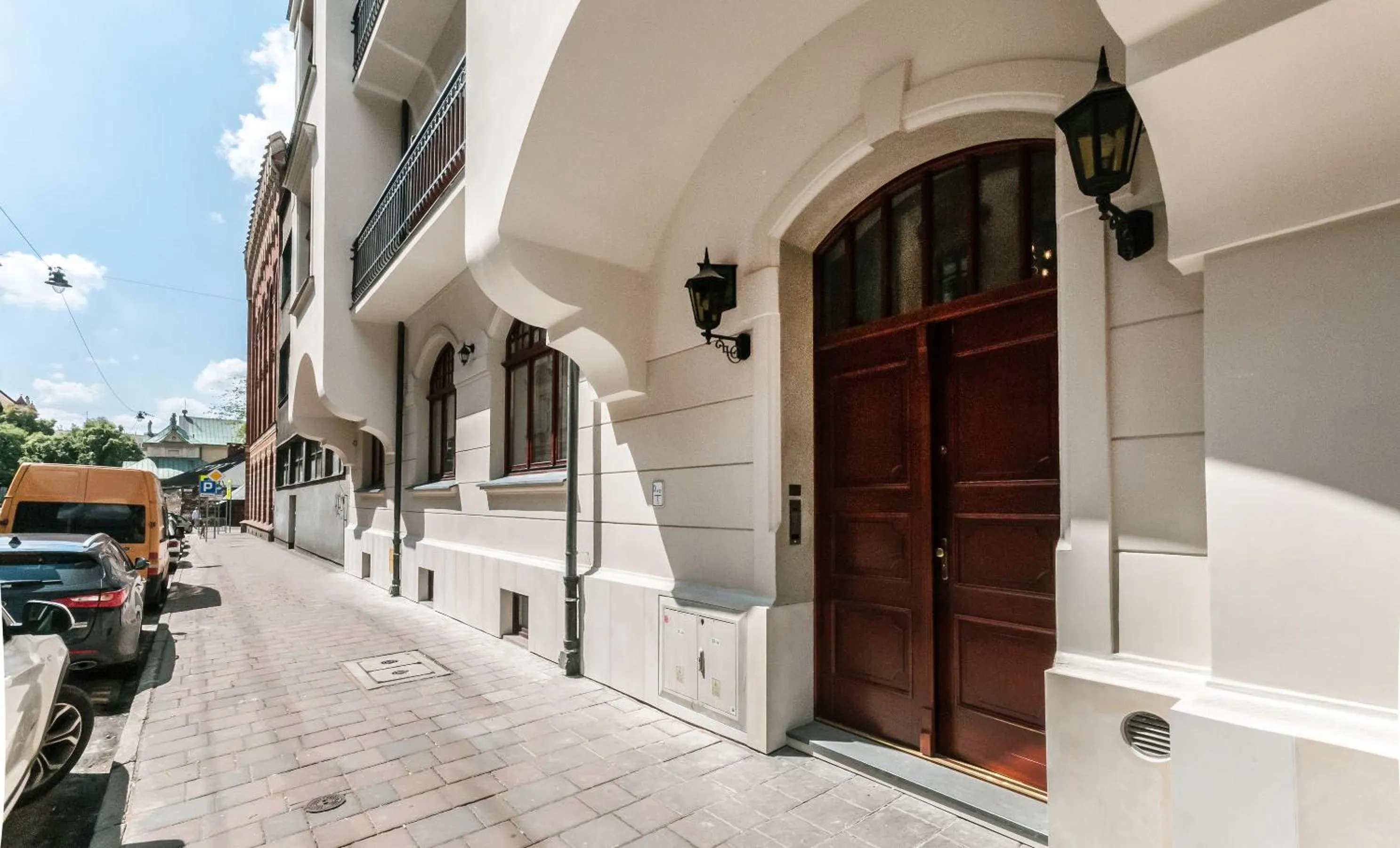 Property building in Apartamenty L5