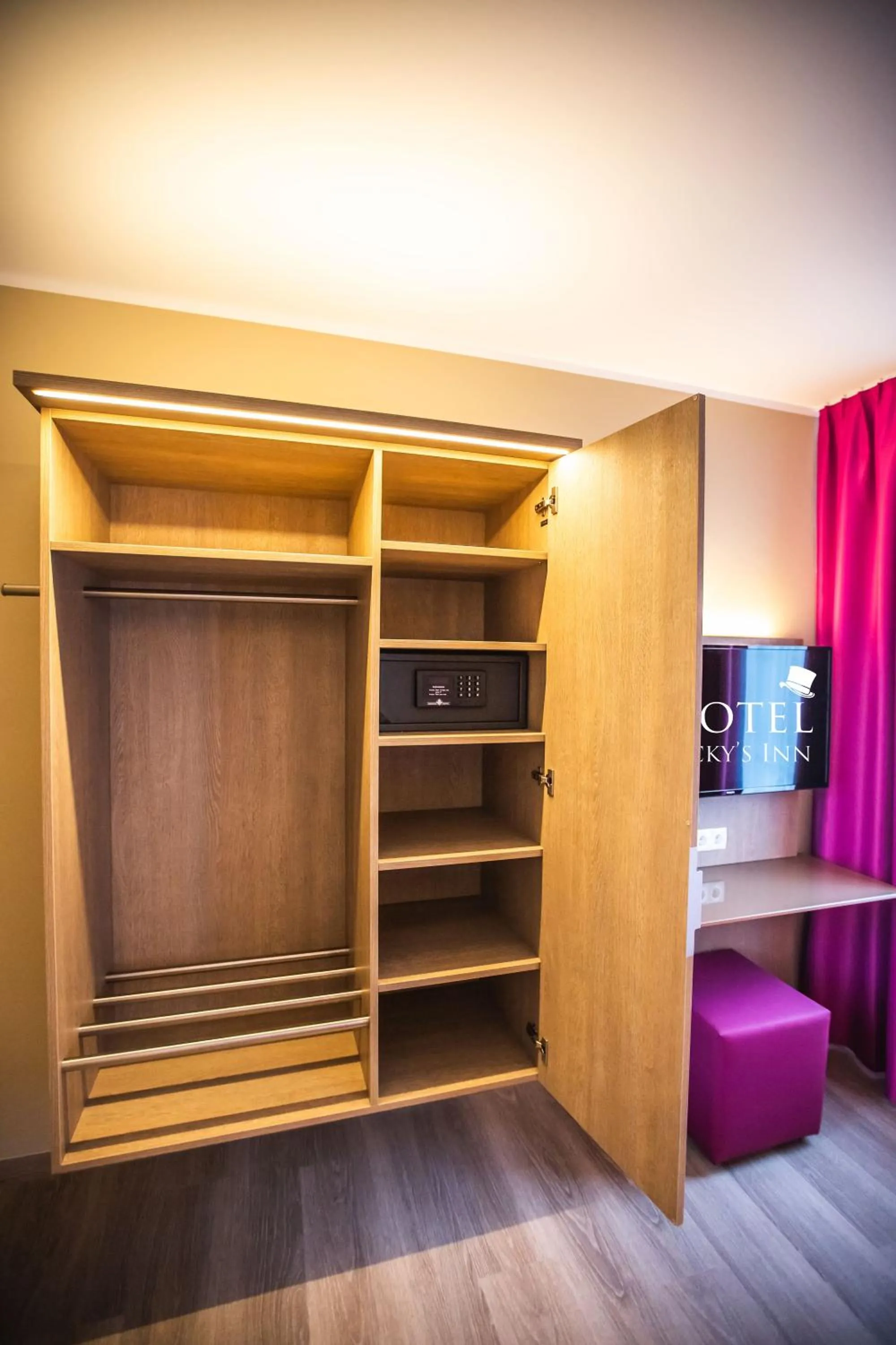 Decorative detail in Hotel Luckys Inn