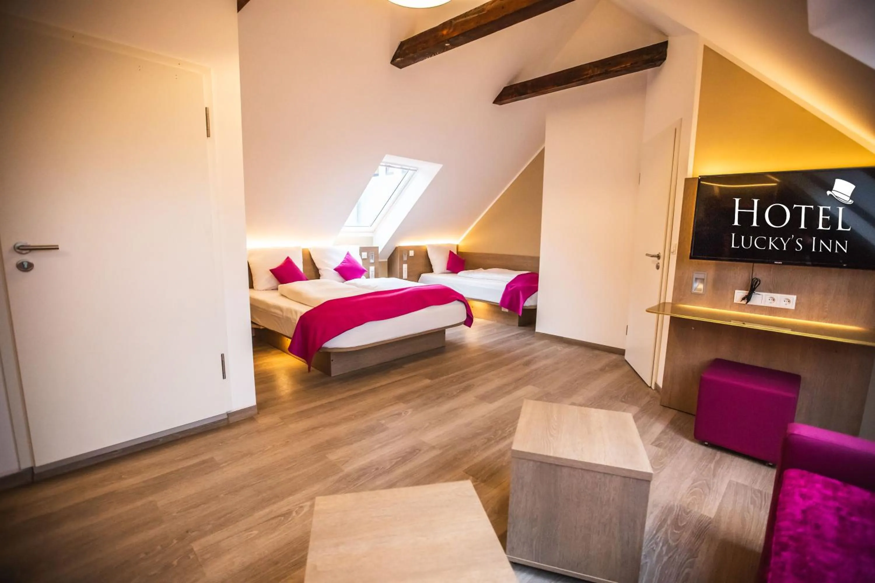 Decorative detail, Bed in Hotel Luckys Inn