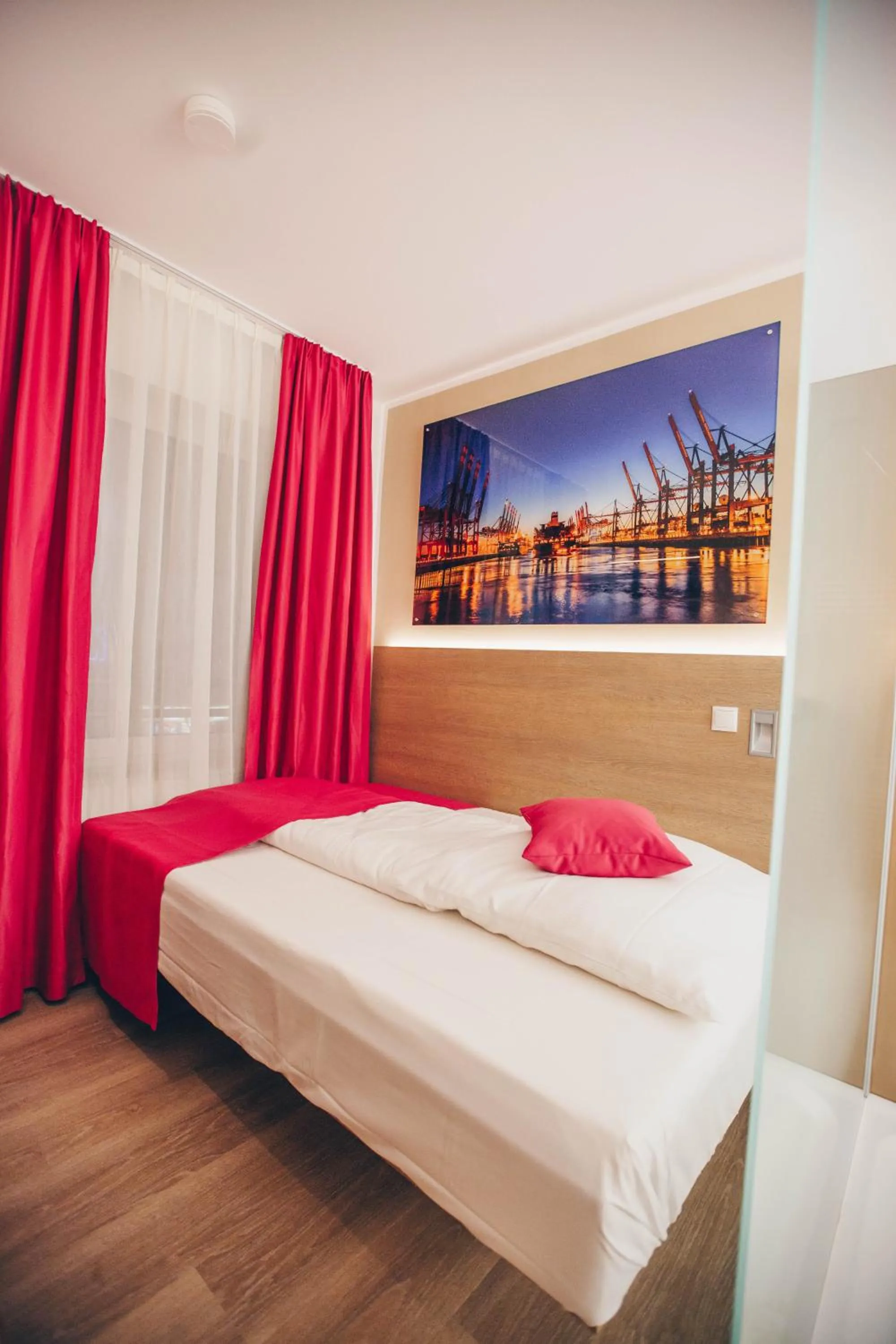 Decorative detail, Bed in Hotel Luckys Inn