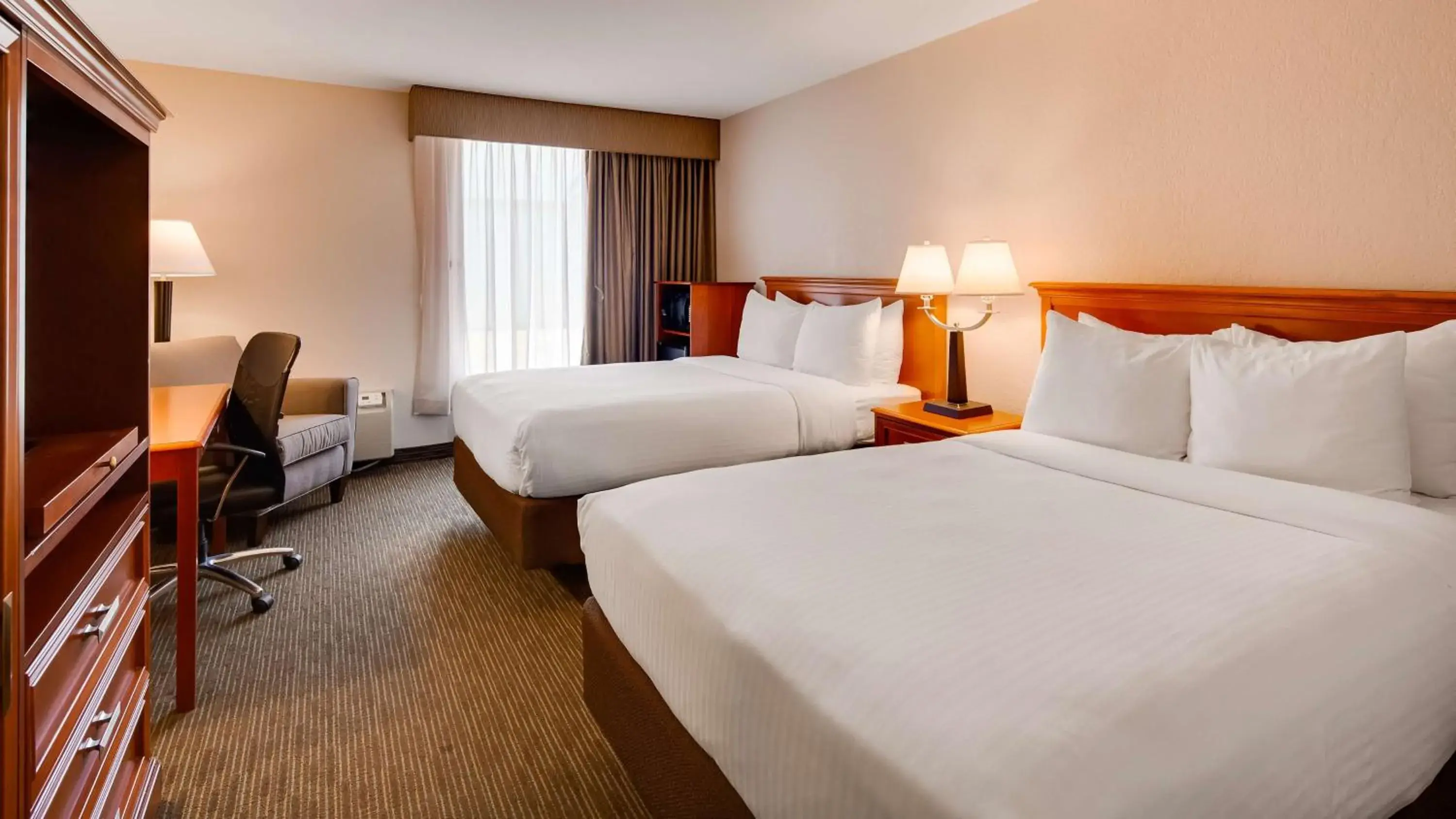 Queen Room with Two Queen Beds - Pet-friendly in Best Western Tomah Hotel Queen Room with Two Queen Beds - Pet-friendly in Best Western Tomah Hotel