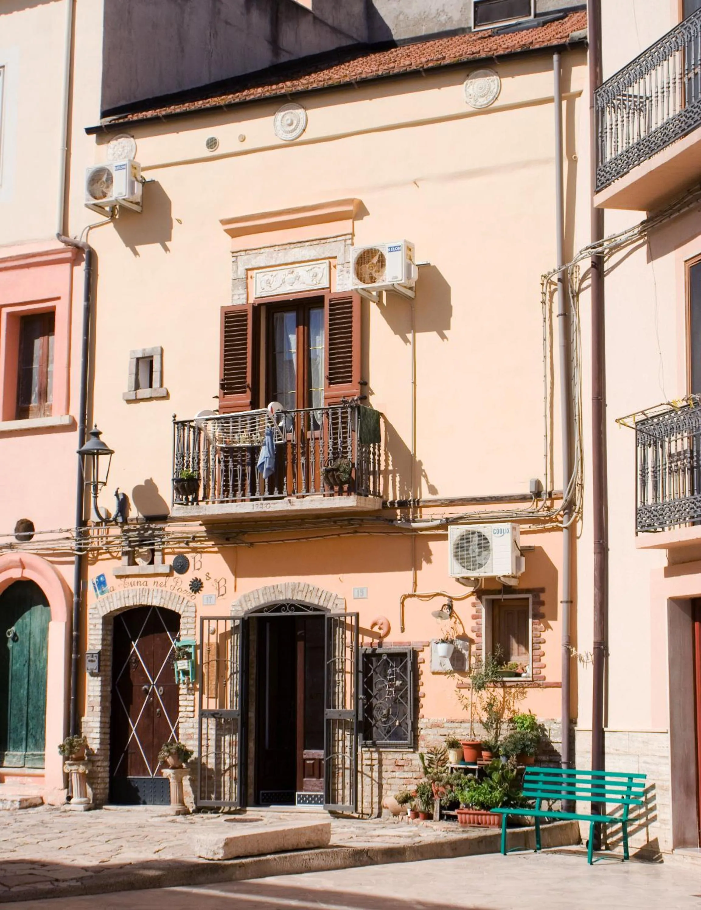 Property building in La Luna nel Pozzo