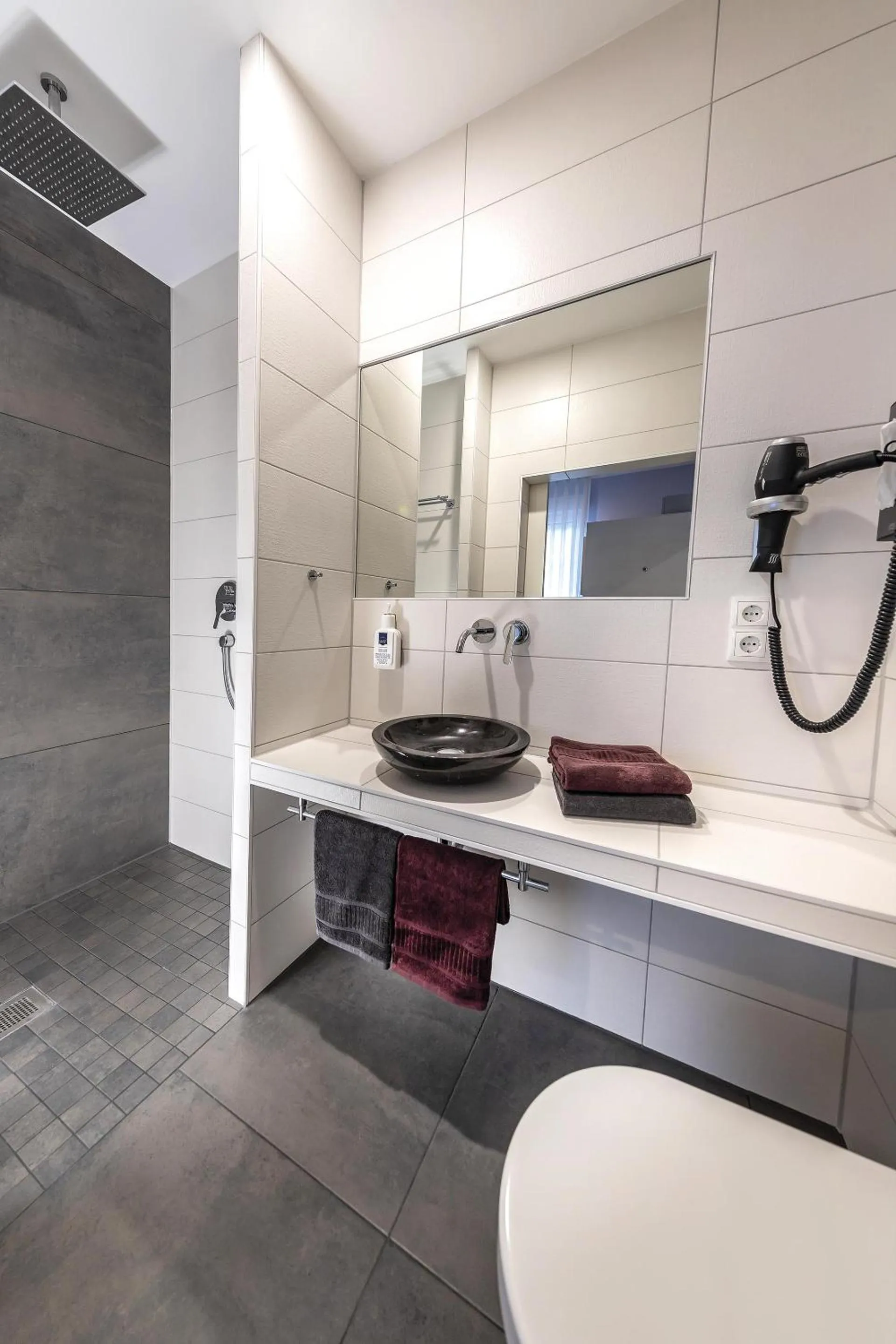 Shower in Apartmenthaus Burgenheimat in Rhens bei Koblenz