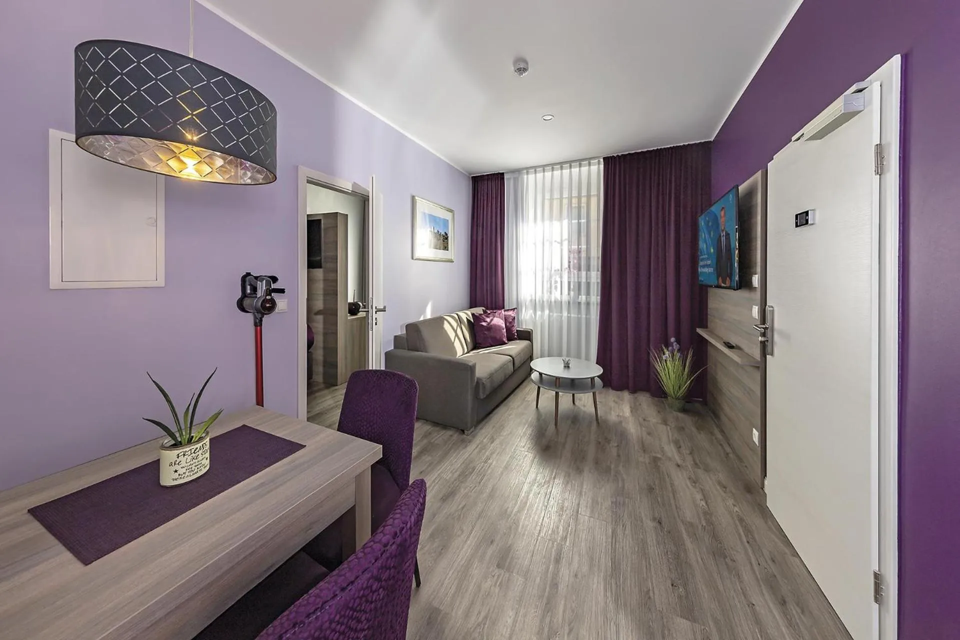 Living room, Bed in Apartmenthaus Burgenheimat in Rhens bei Koblenz