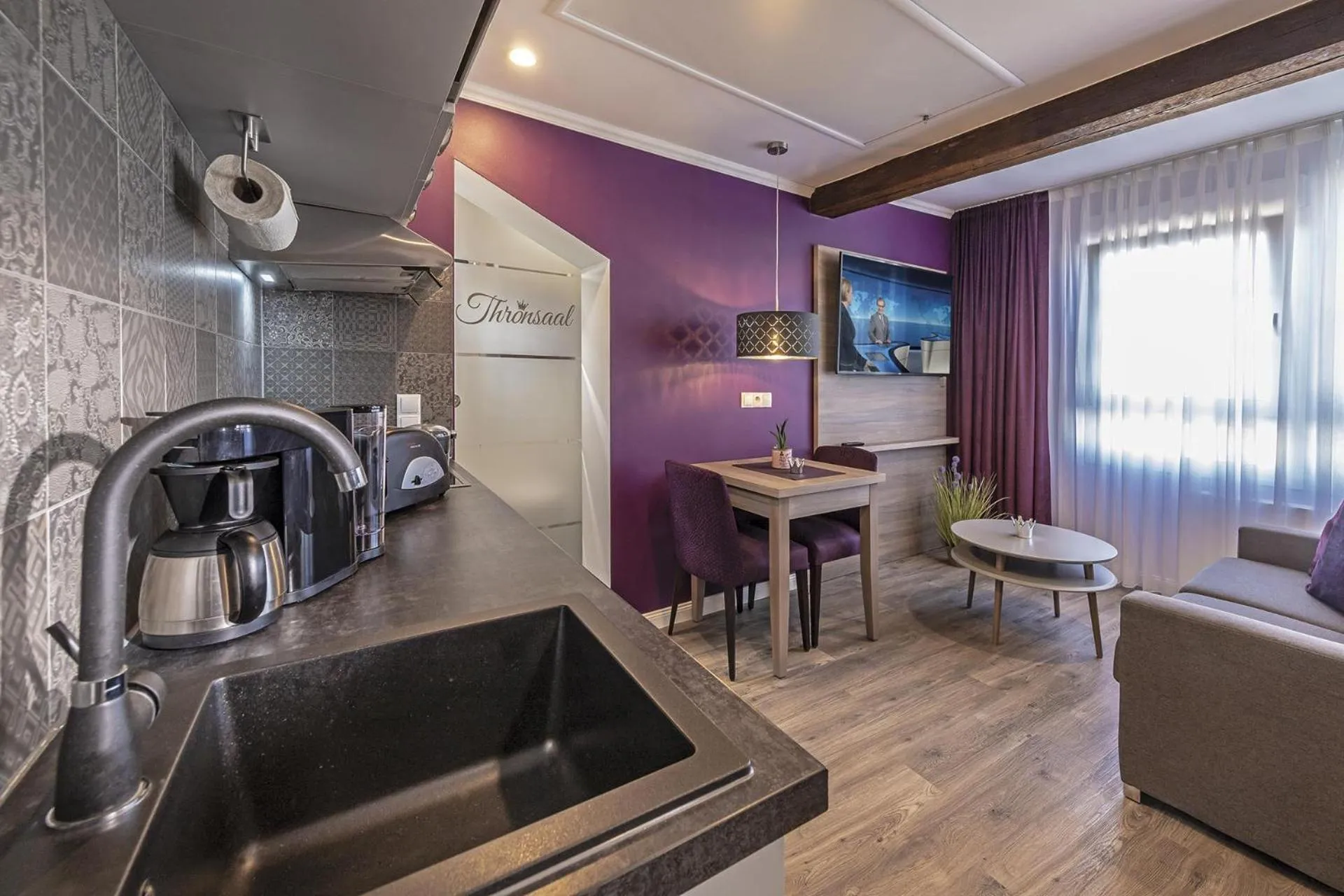 TV and multimedia in Apartmenthaus Burgenheimat in Rhens bei Koblenz