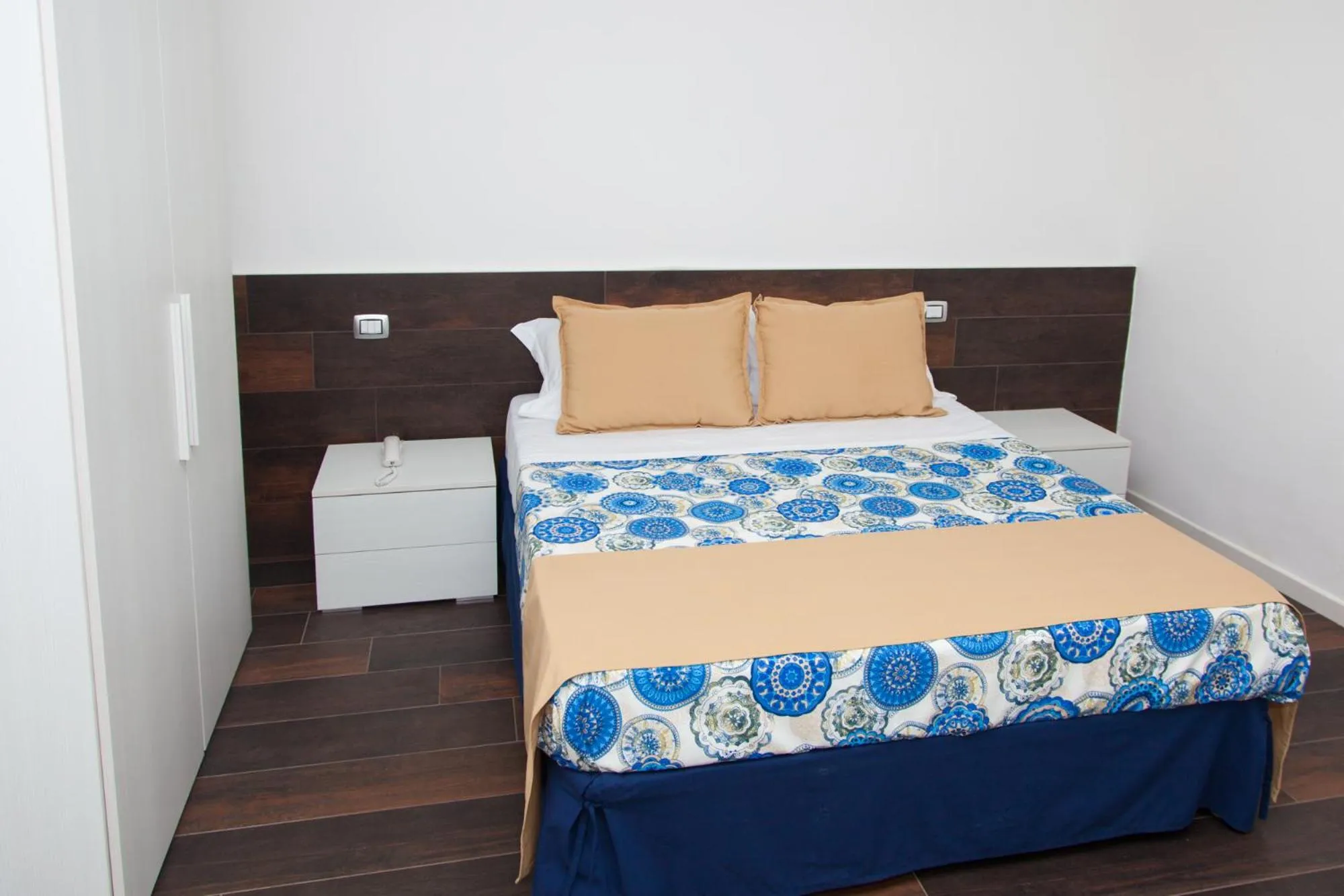 Shower, Bed in Casa Restino