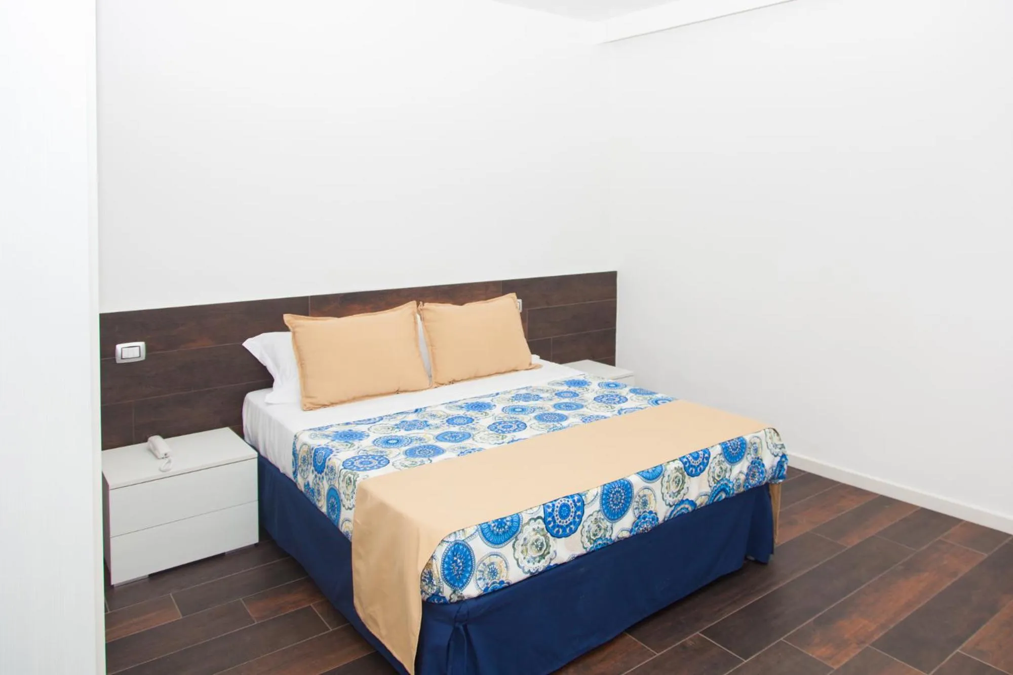 Shower, Bed in Casa Restino