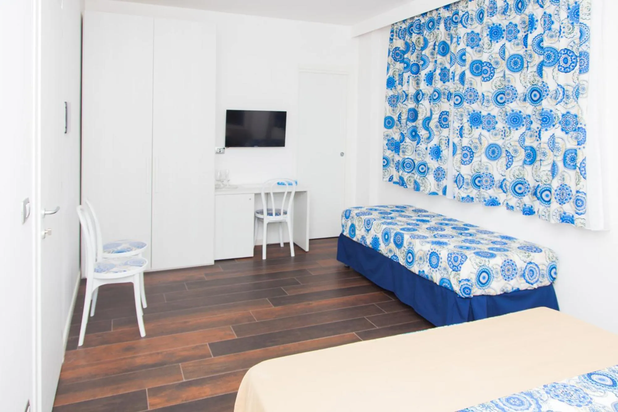 Shower, Bed in Casa Restino