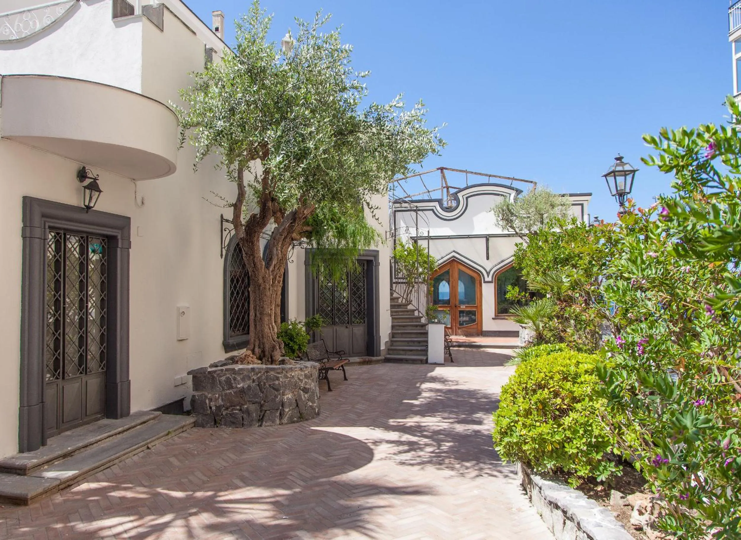 Property building in Casa Restino