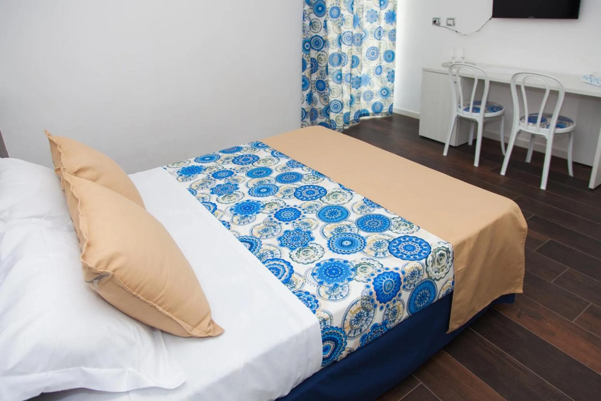 Shower, Bed in Casa Restino