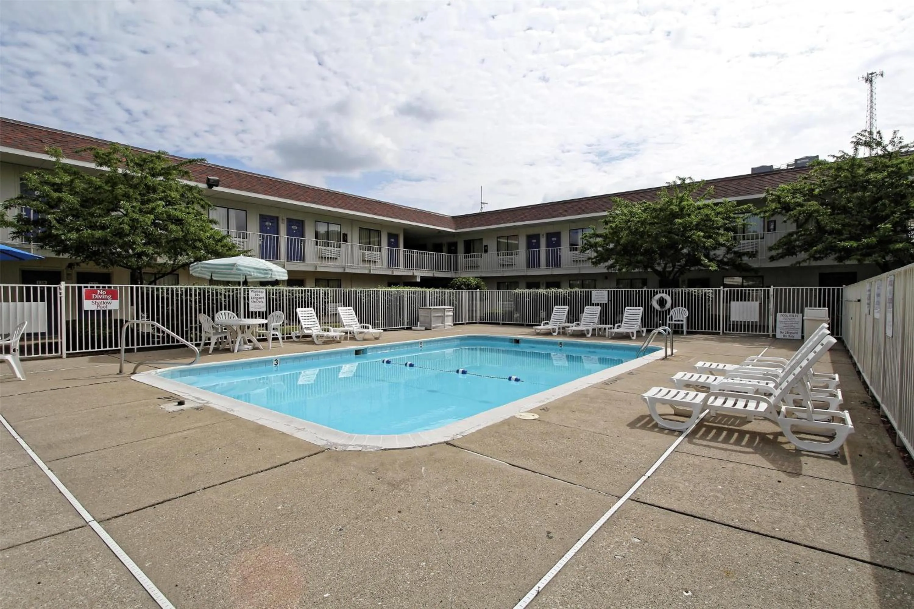 Pool view in Motel 6-Amherst, OH - Cleveland West - Lorain