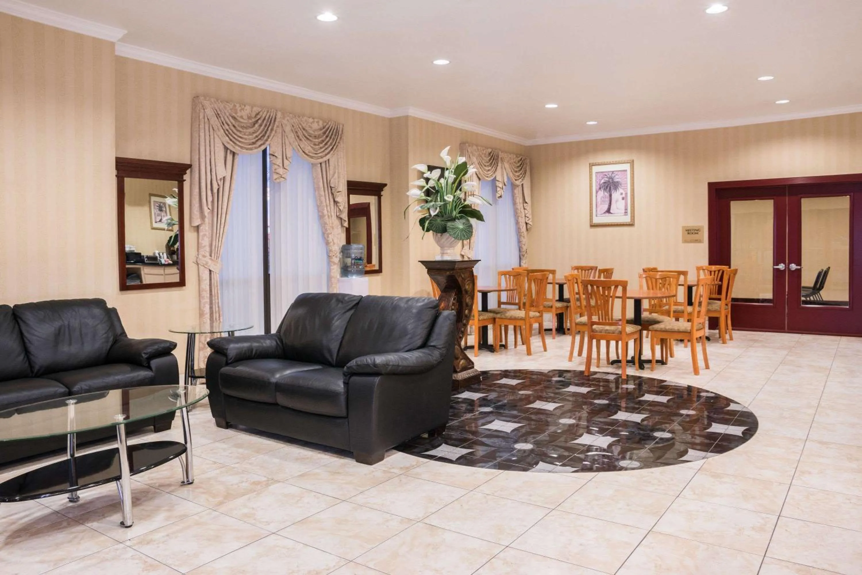 Lobby or reception in Super 8 by Wyndham Brookshire TX