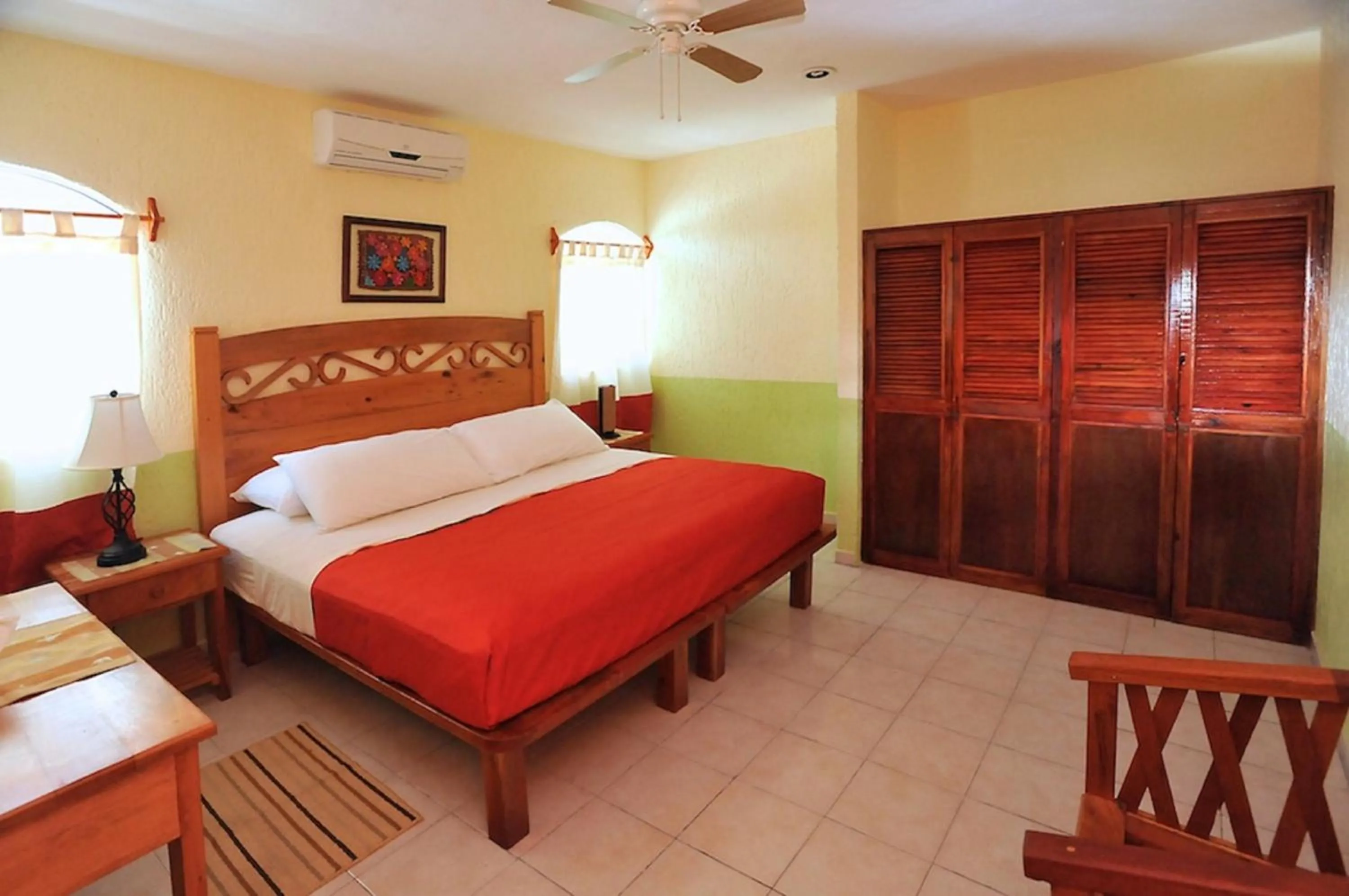 Photo of the whole room, Bed in Righetto Vacation Rentals