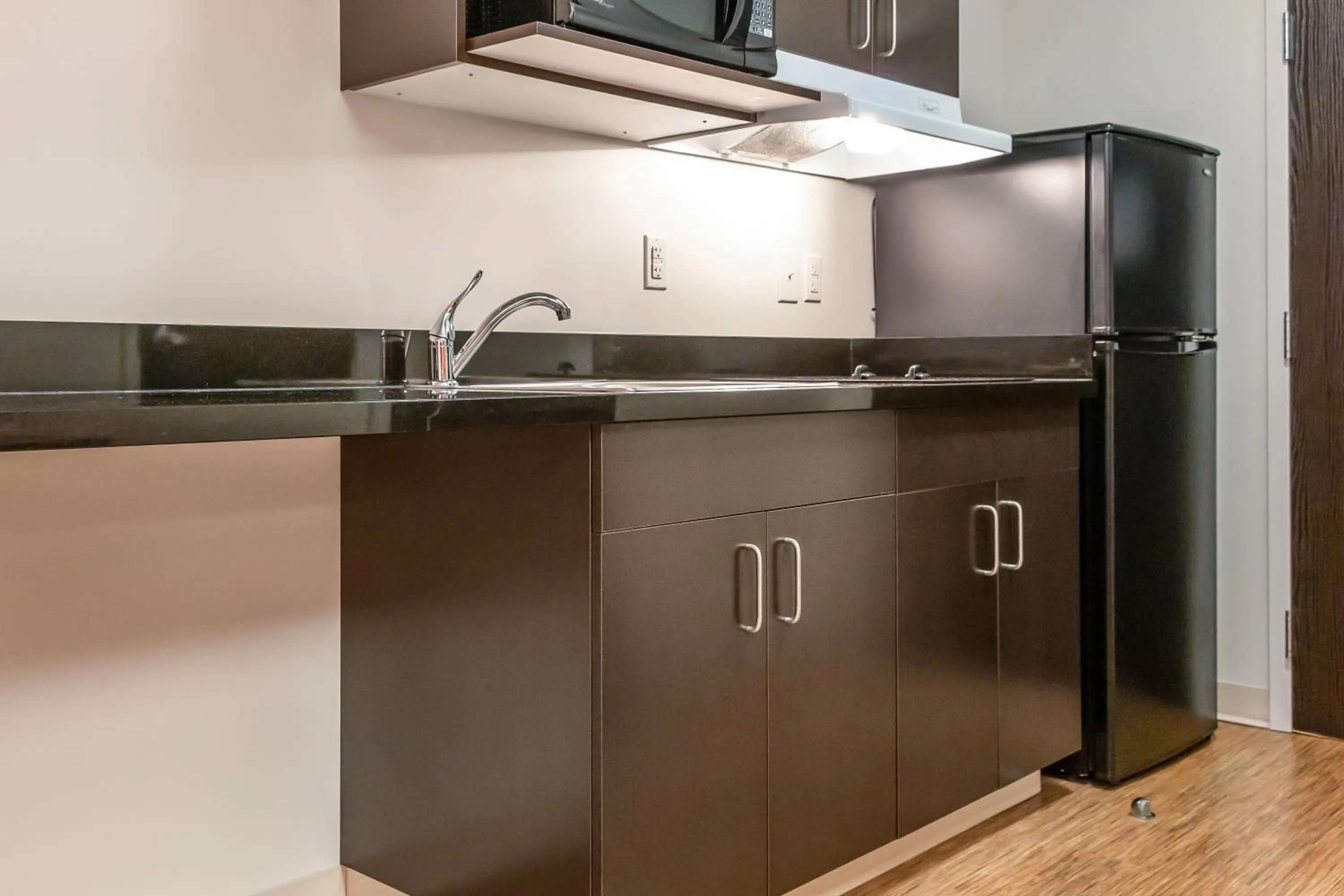 Kitchen or kitchenette in Motel 6-Headingley, MB - Winnipeg West