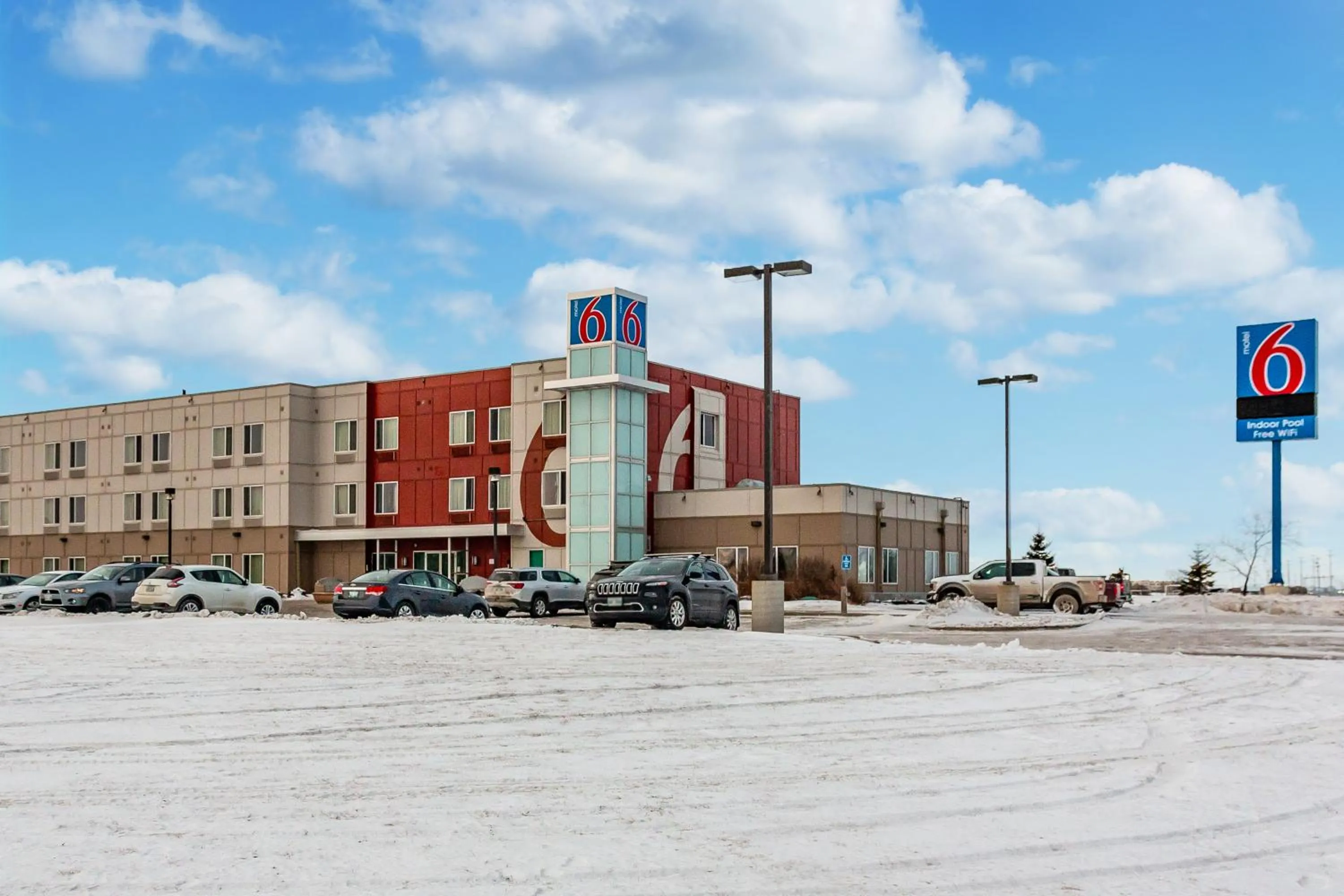 Property building in Motel 6-Headingley, MB - Winnipeg West