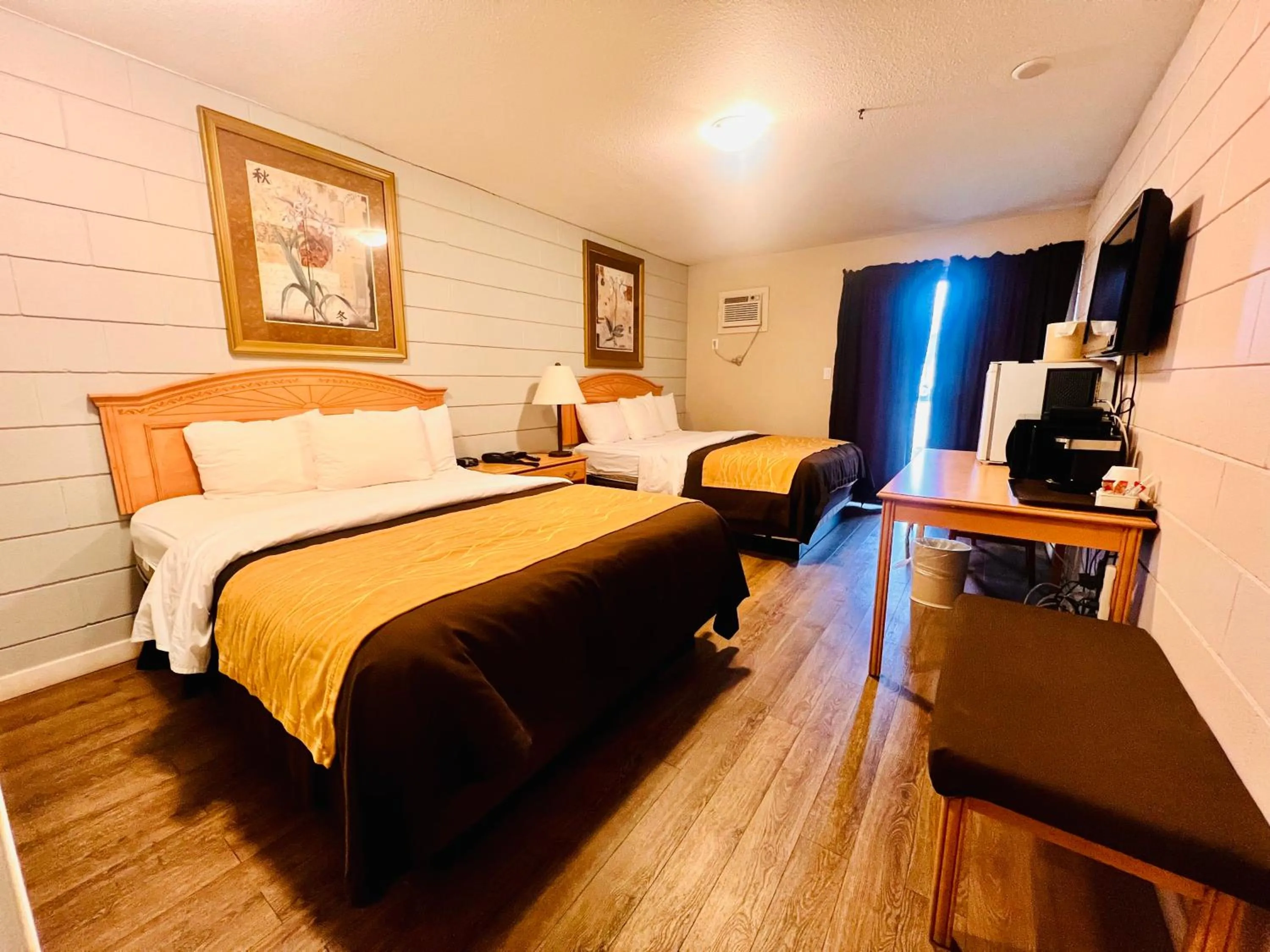 Bed in Armstrong Inn