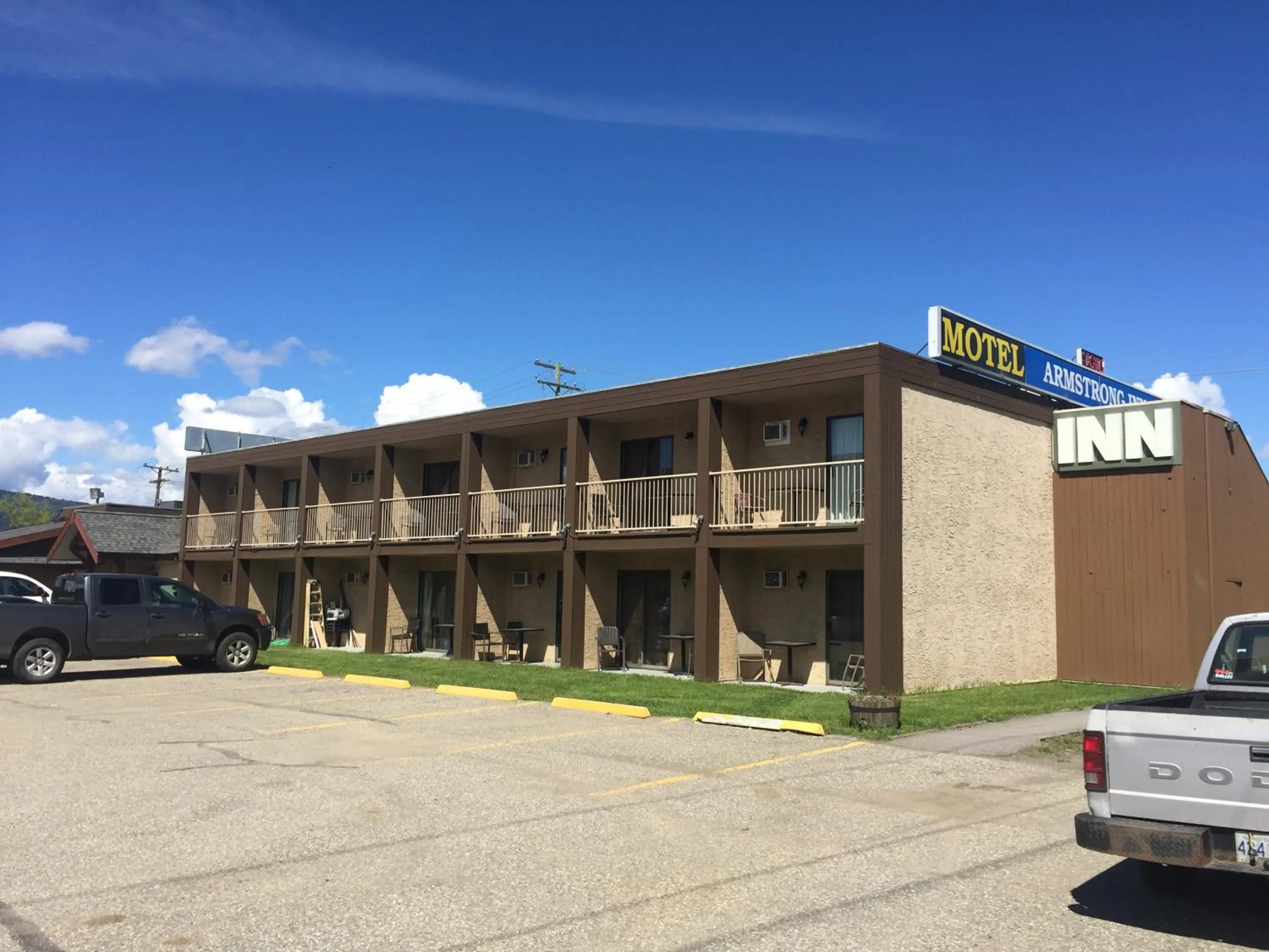 Property building in Armstrong Inn