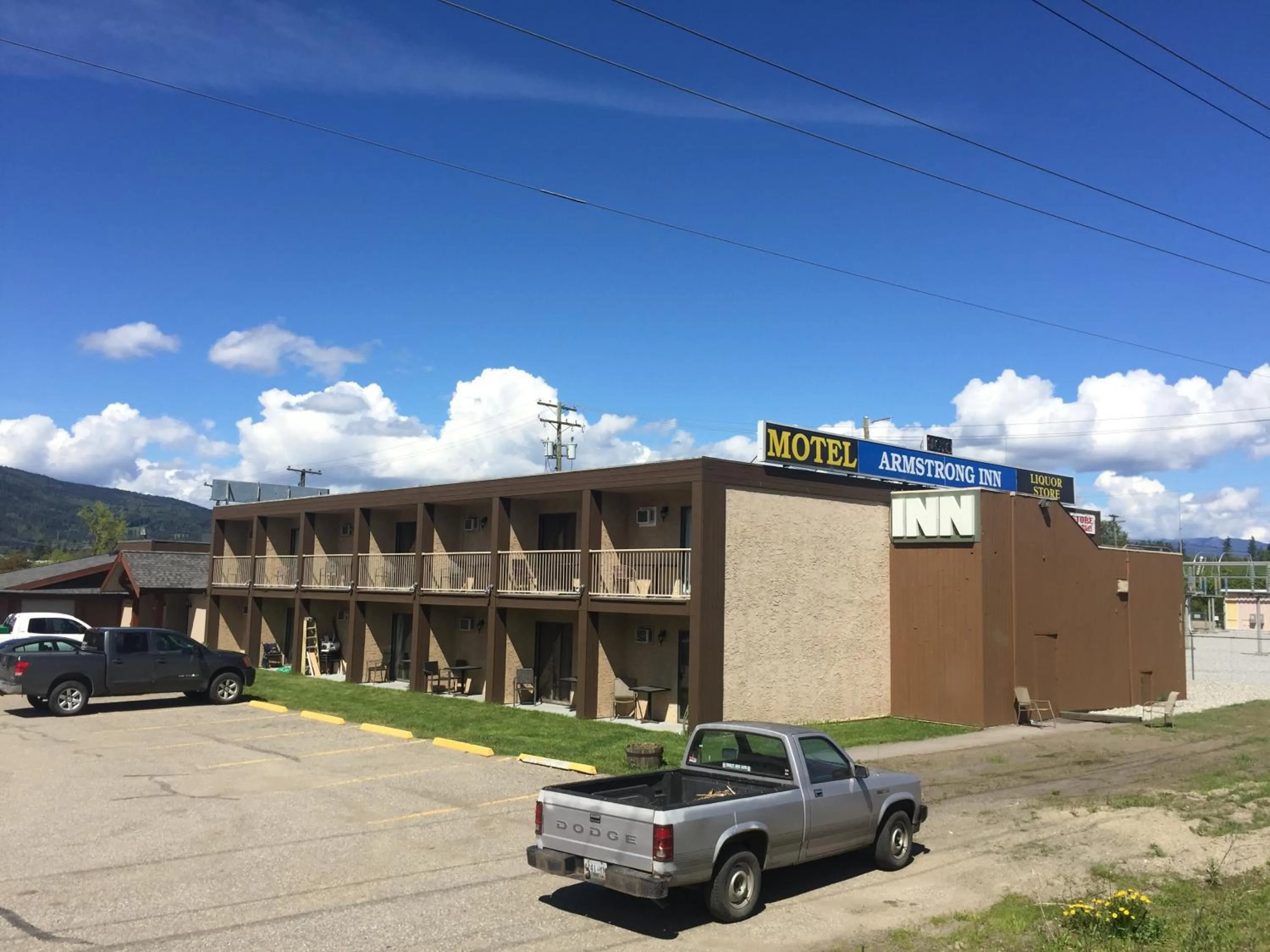 Property building in Armstrong Inn
