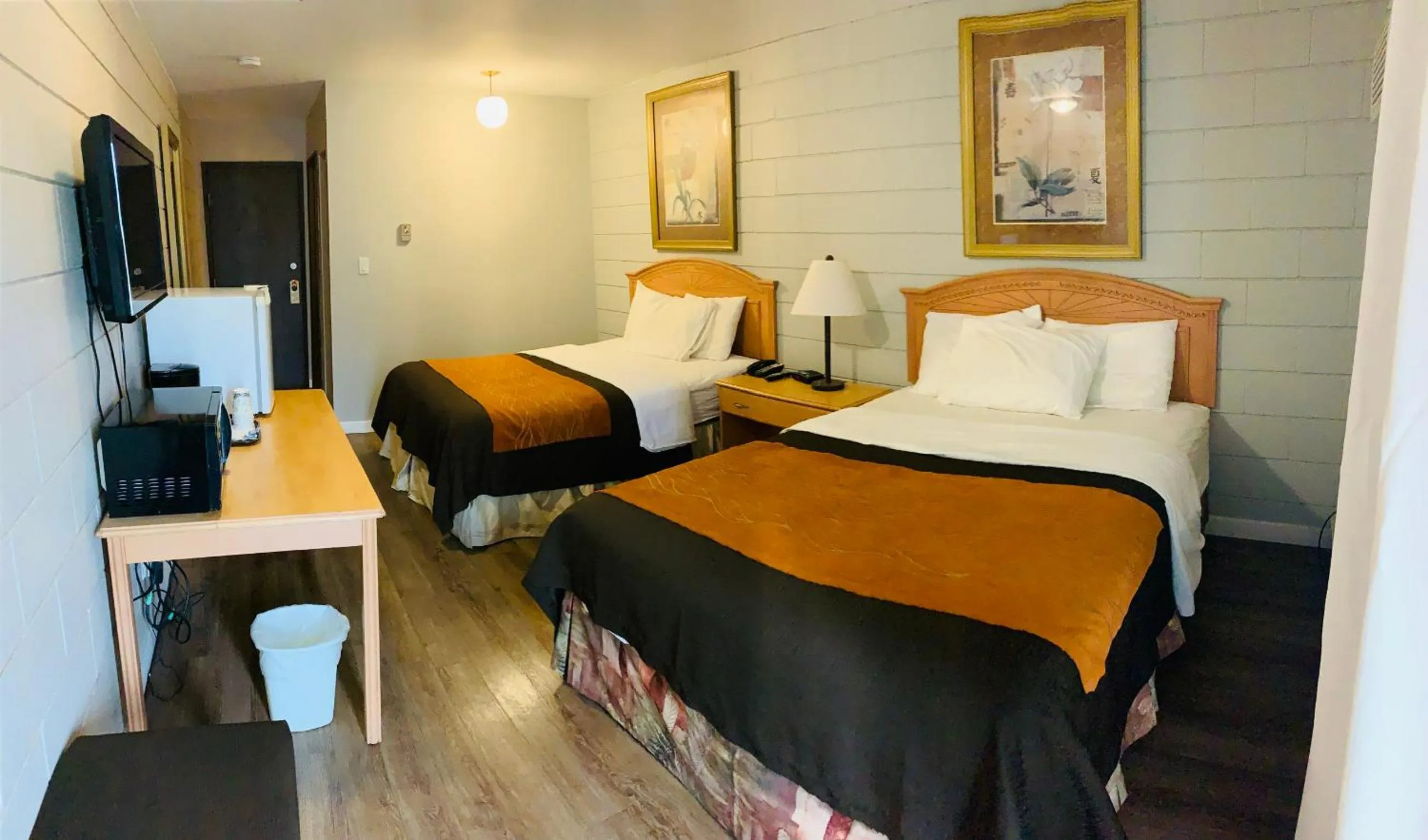 Bed in Armstrong Inn