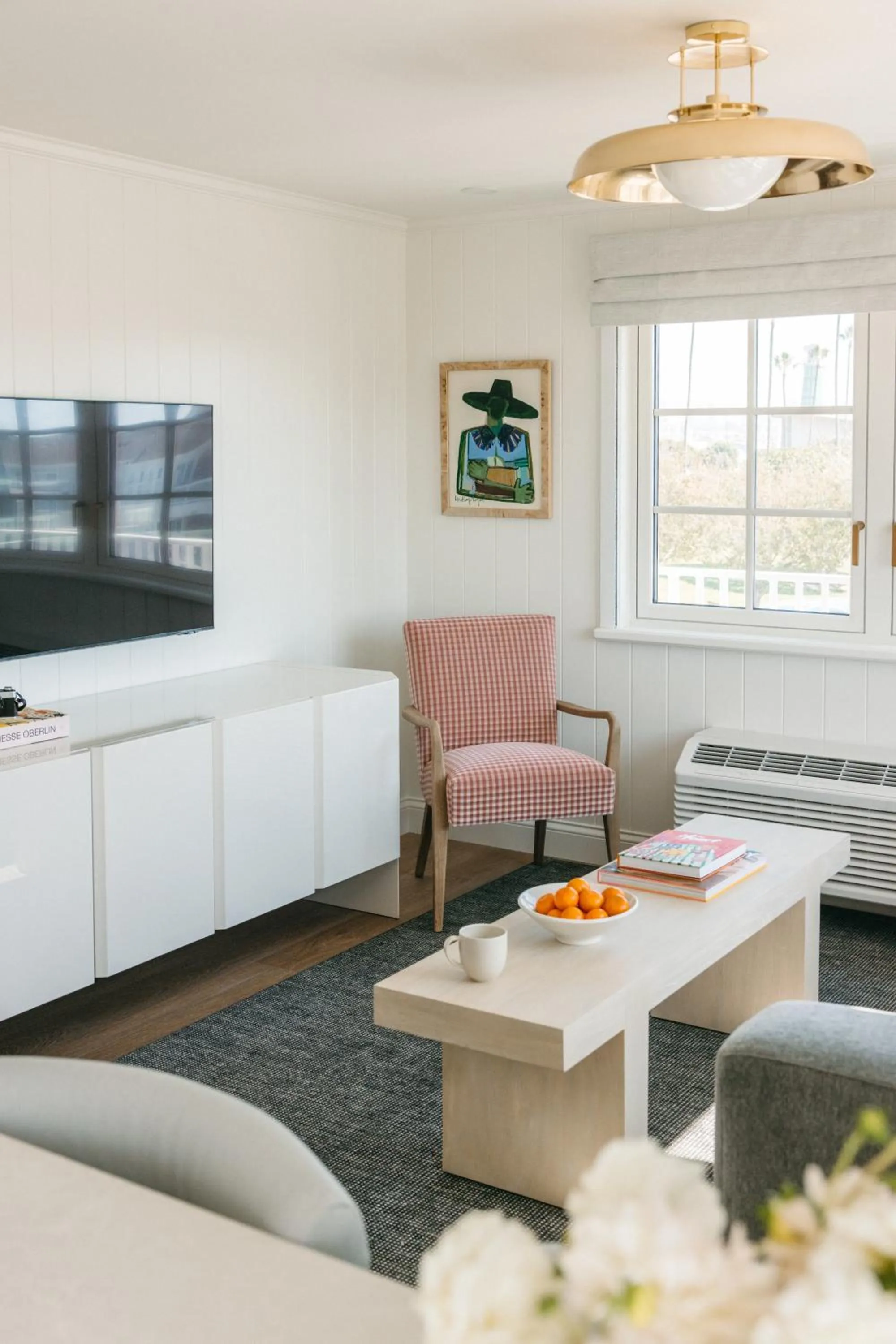 Living room in Bay Shores Peninsula Hotel