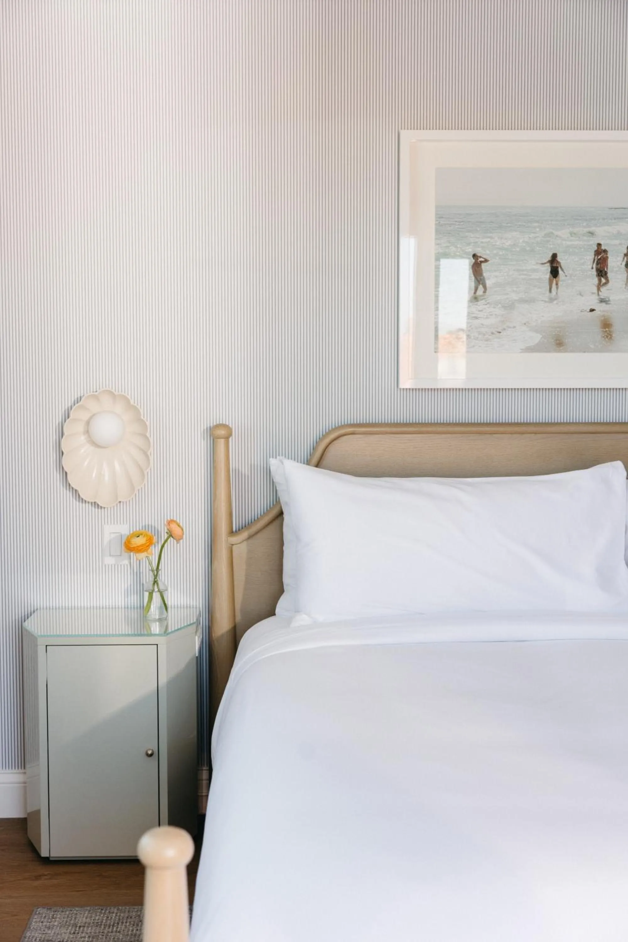 Bed in Bay Shores Peninsula Hotel