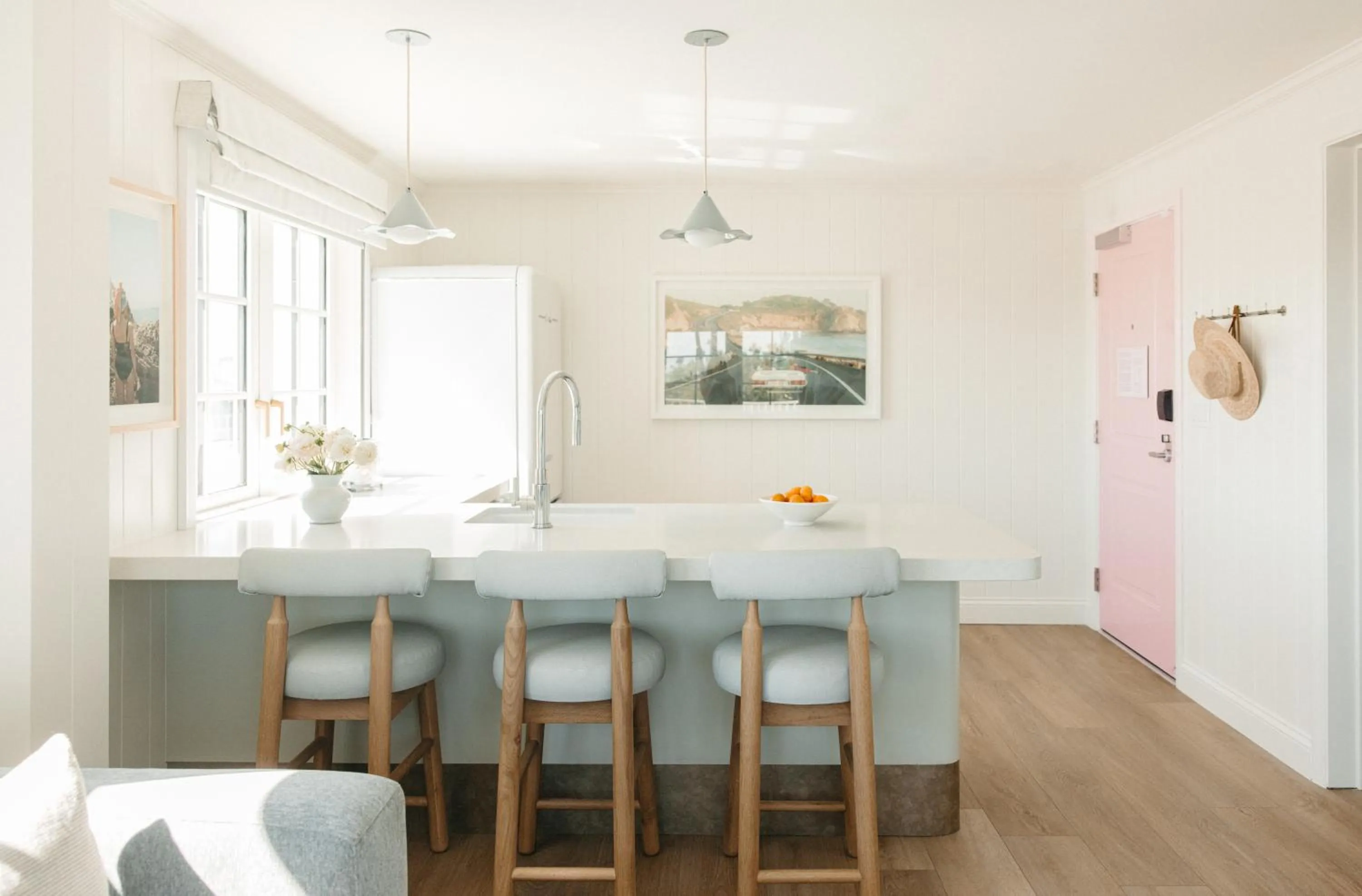 Kitchen or kitchenette in Bay Shores Peninsula Hotel