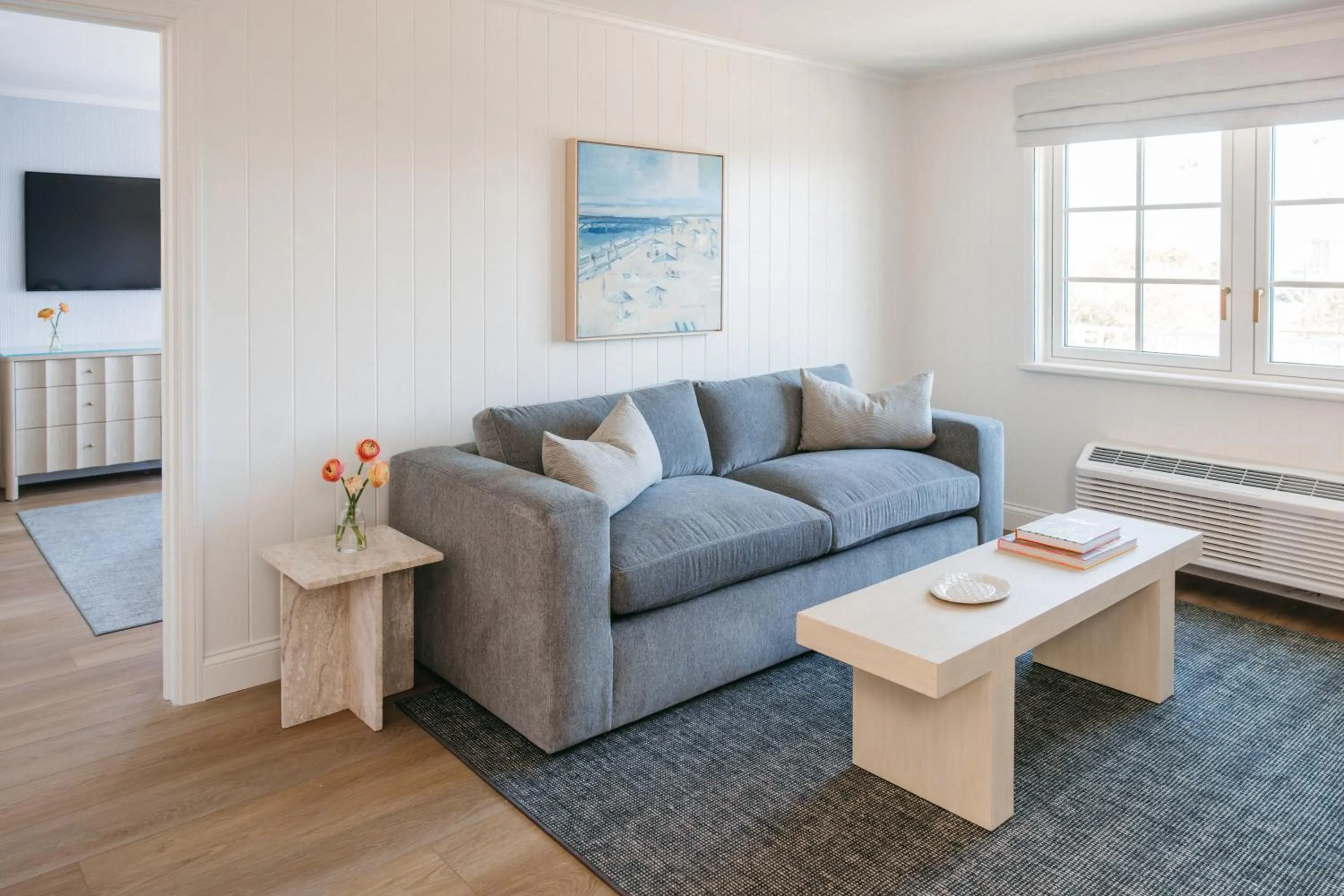 Living room in Bay Shores Peninsula Hotel