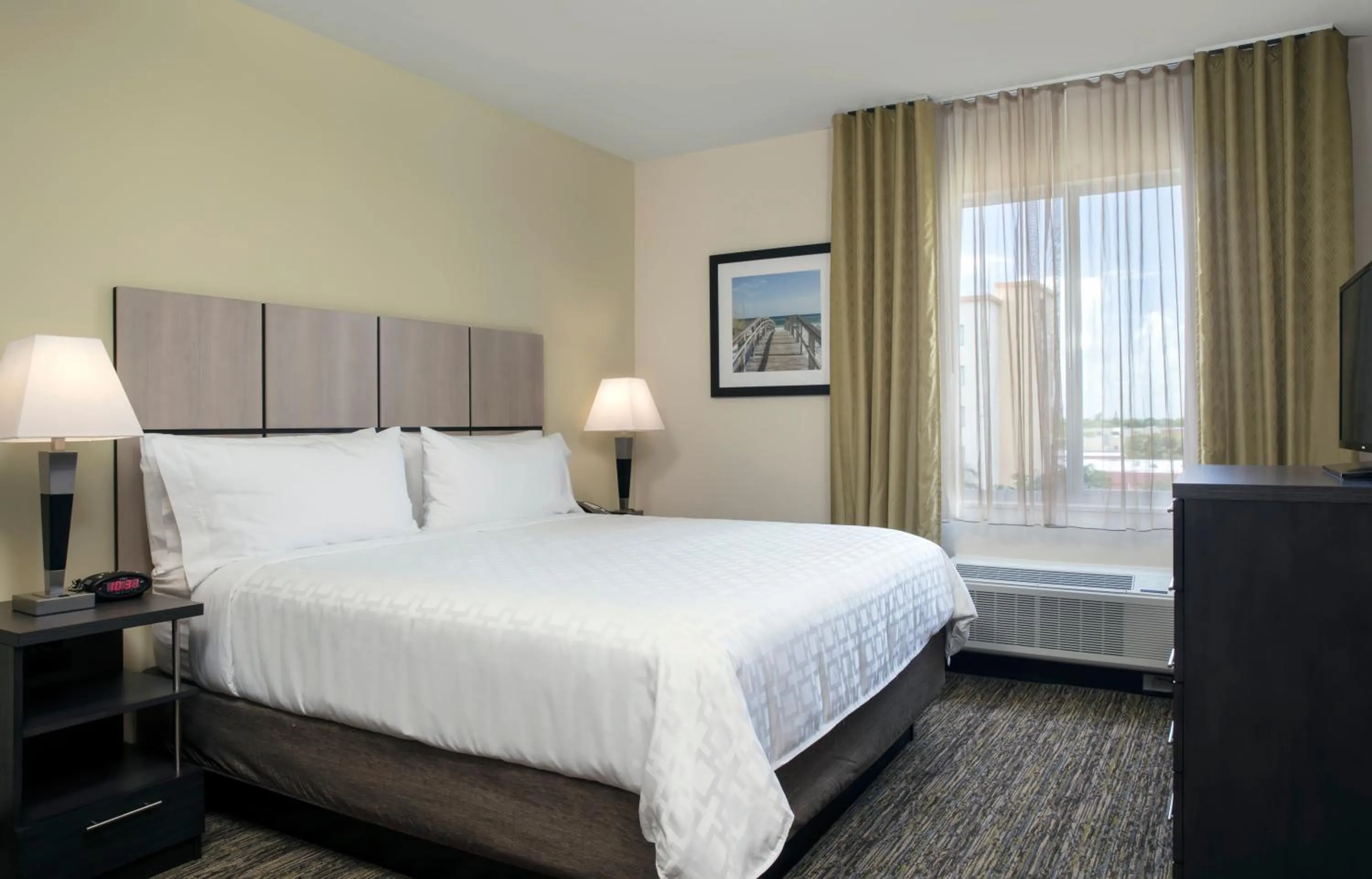 Photo of the whole room, Bed in Candlewood Suites - Miami Exec Airport - Kendall by IHG