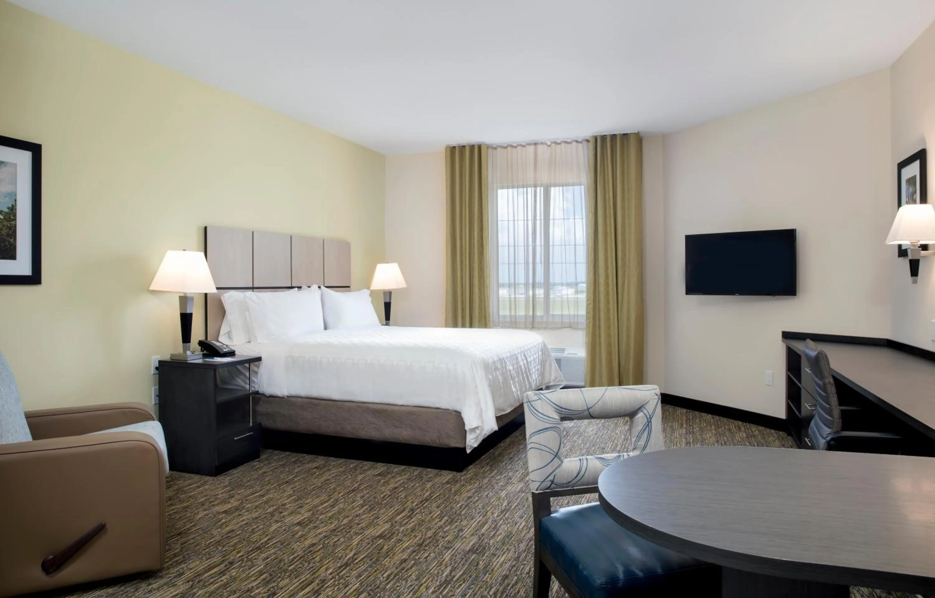 Photo of the whole room, Bed in Candlewood Suites - Miami Exec Airport - Kendall by IHG